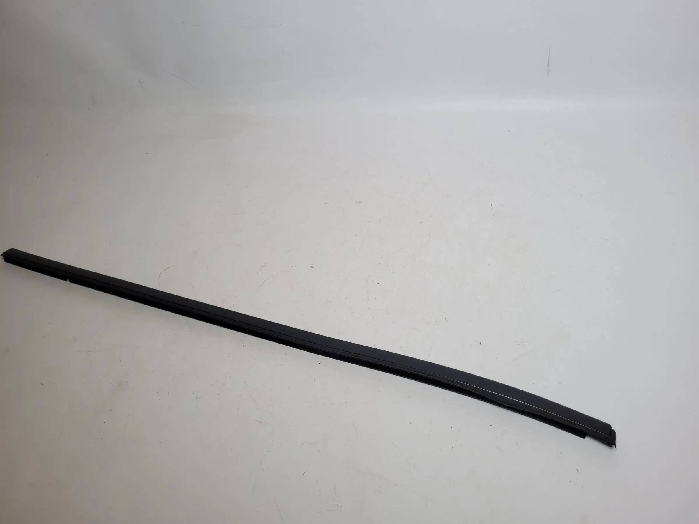 Original Mercedes C-Klasse (CL203) Leiste Wasserabweiser Links A2036908762