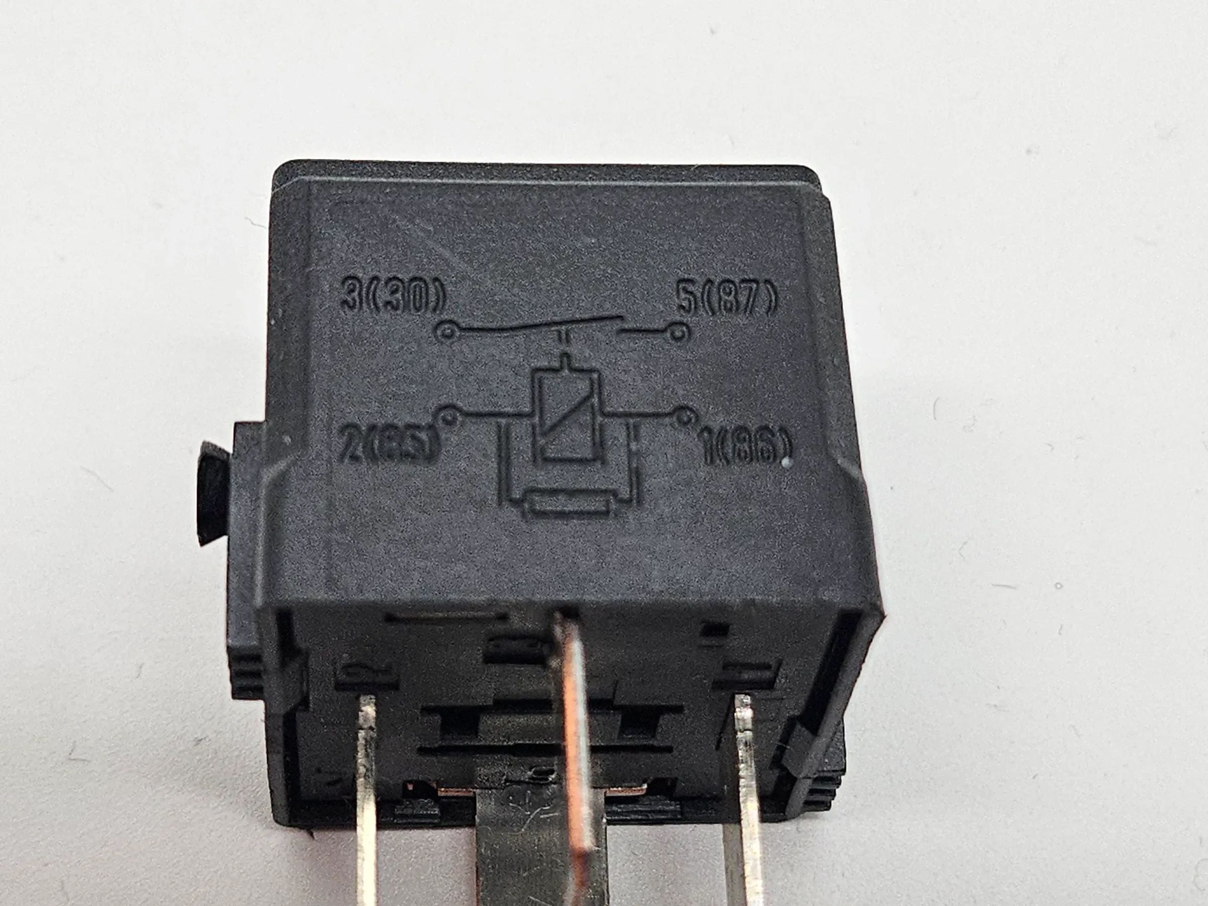 Mercedes-Benz S Klasse W221 HELLA รีเลย์มัลติฟังก์ชัน 4RA00779100 A0025421319 อะไหล่แท้