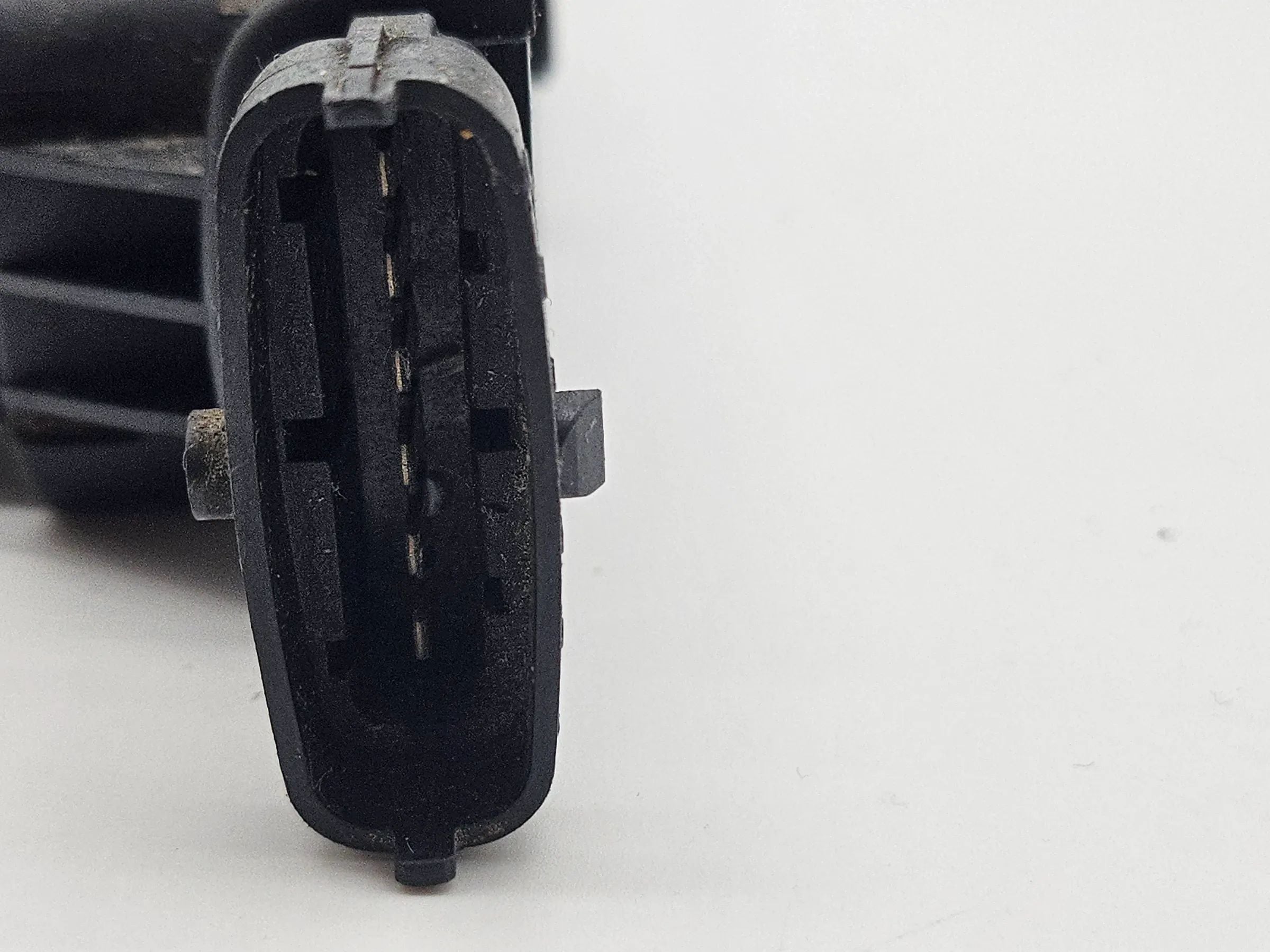 Oryginalna cewka zapłonowa Bosch Opel Corsa 1.2 16V C 0221503015