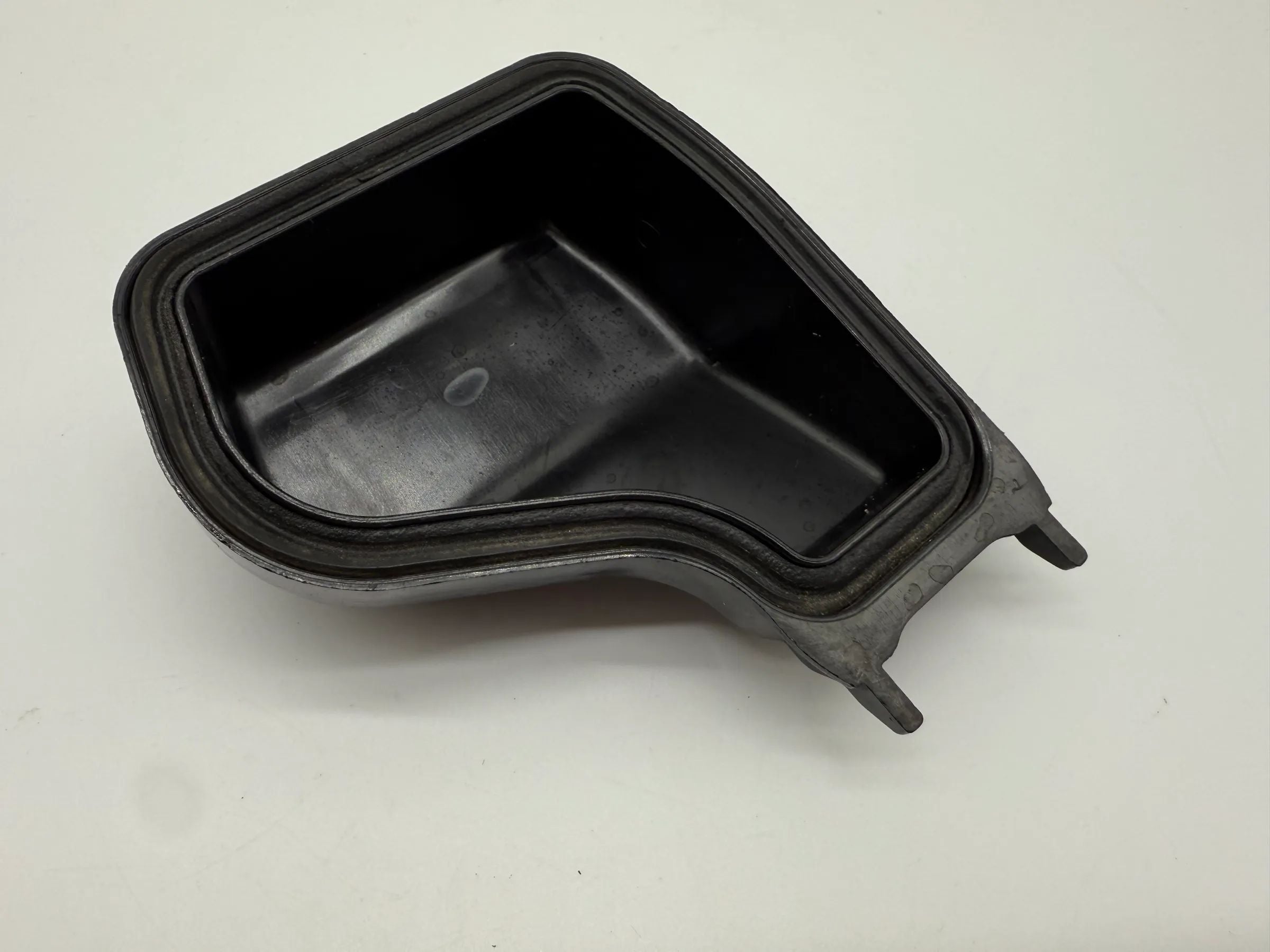 Oryginalna osłona reflektora Audi A4 (8E5/8E2/B6) prawa