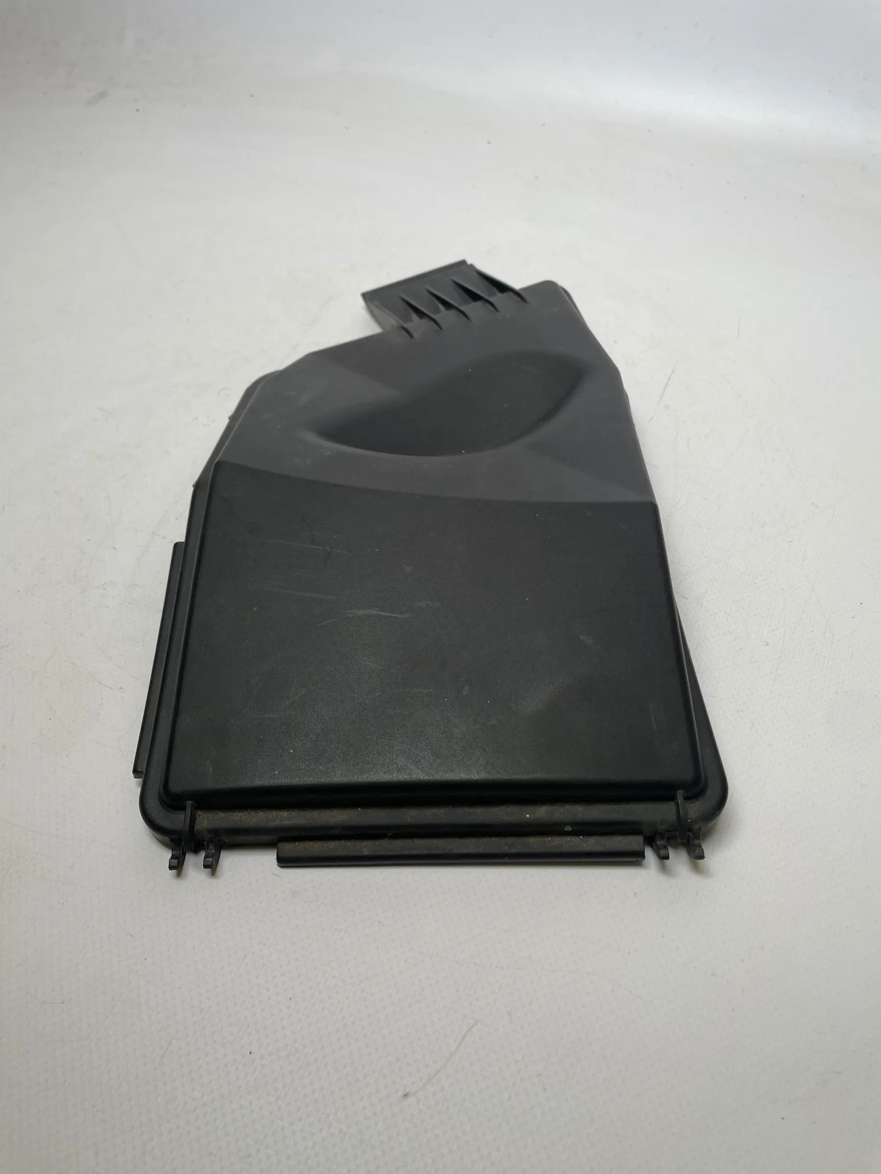 Original Mercedes C-Klasse (W203) Abdeckung Sicherungskasten A2035450203