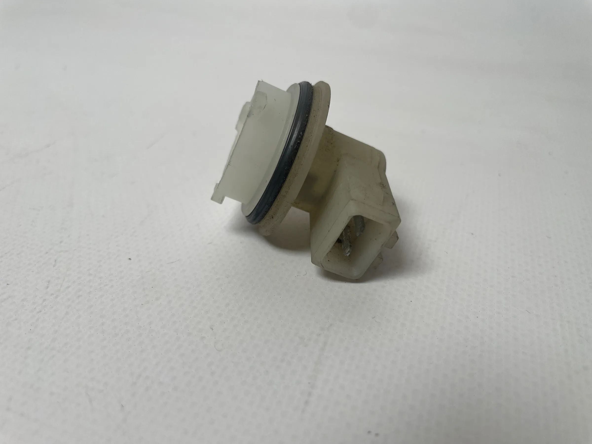 Original VW Polo (80/86C) Lampenträger Rechts Vorne 6N0953042C