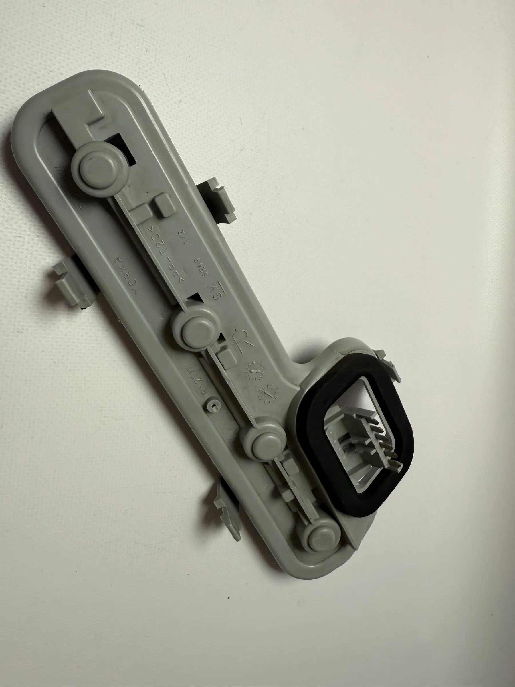 Оригинальная правая серая задняя оптика Opel Zafira A T98 GM Yorka 5249