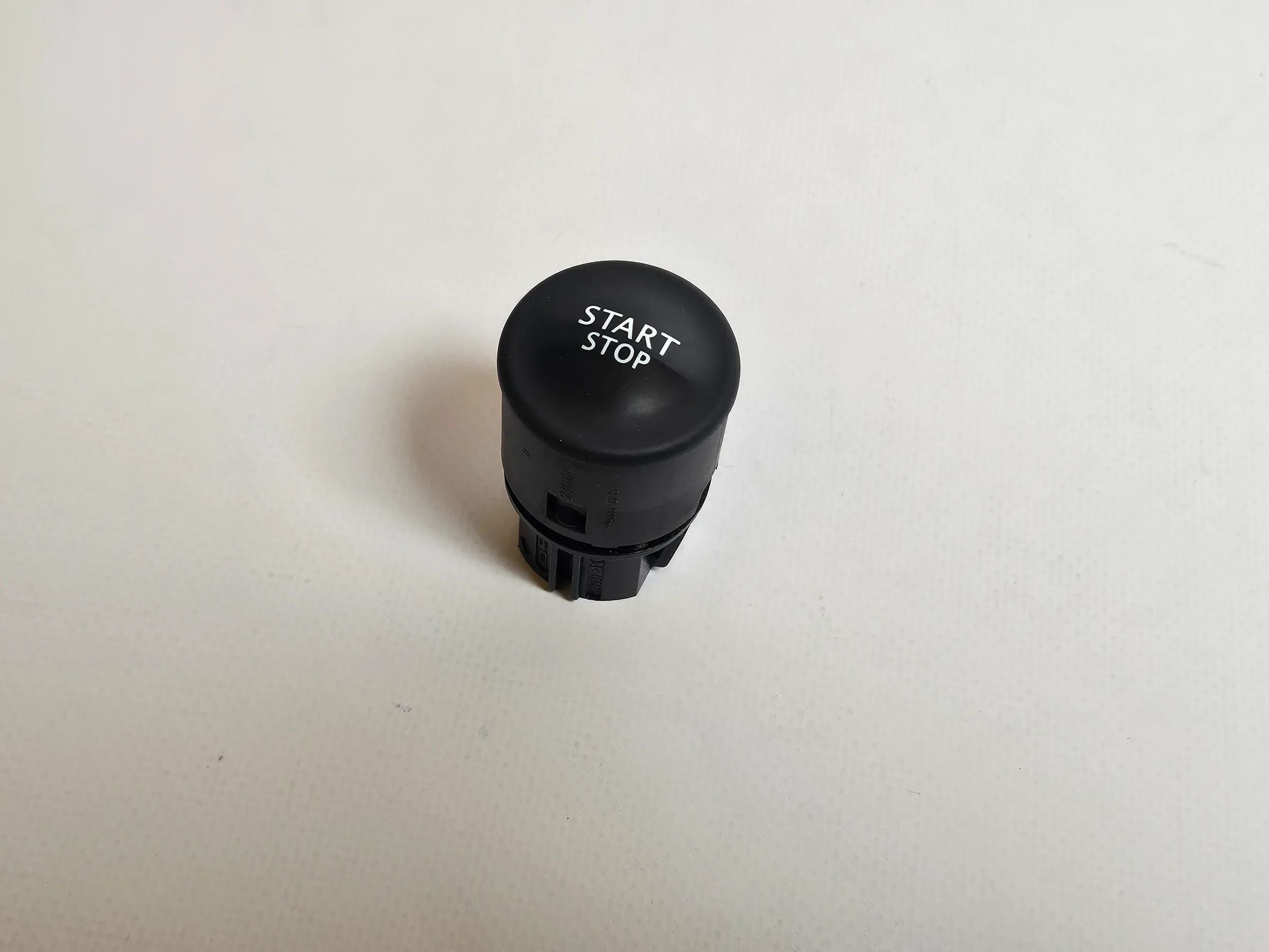 Oryginalny przełącznik Start Stop Renault Megane 2 1927937