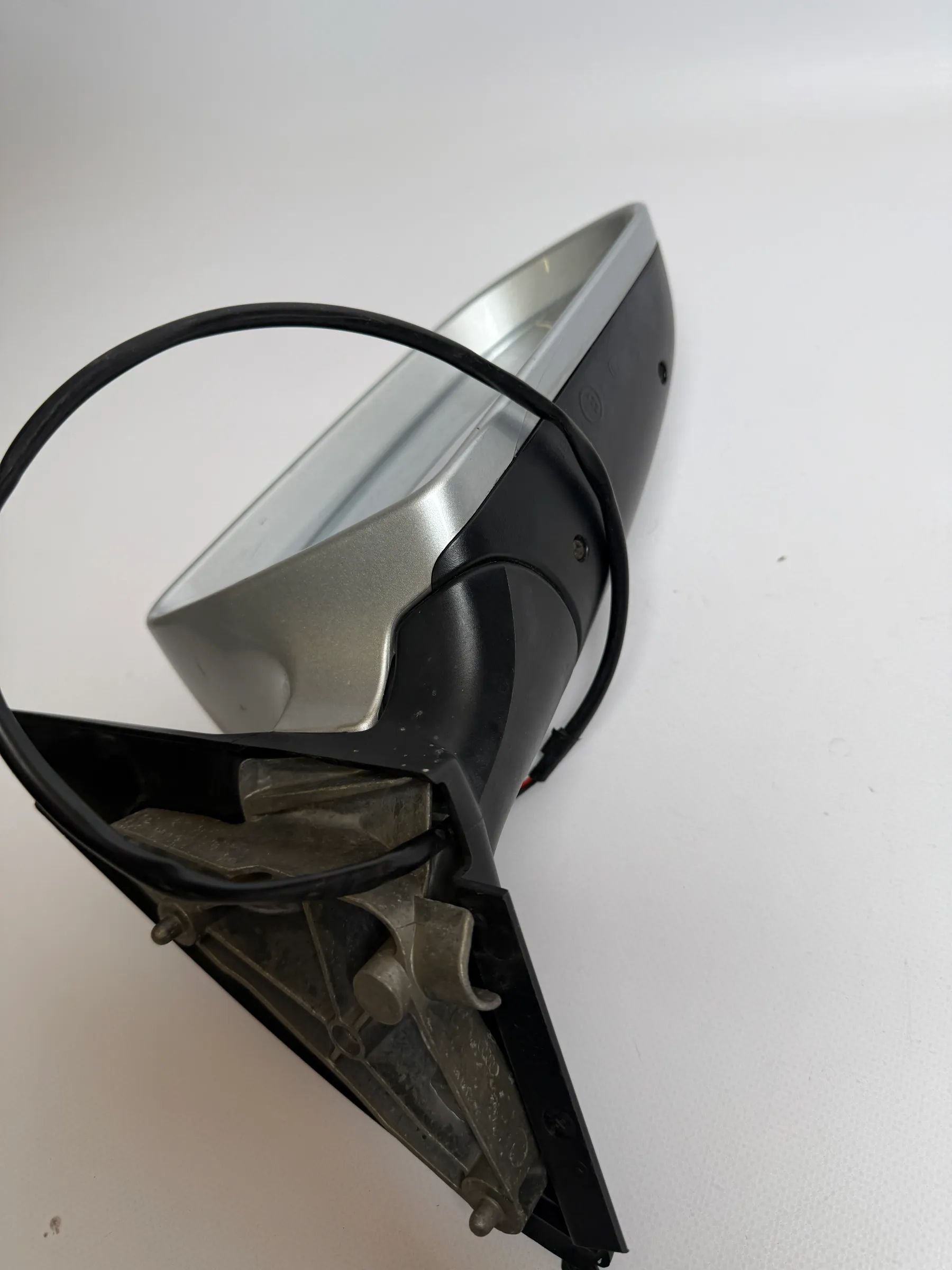 Original Audi A4 (8EC/B7) Außenspiegel Rechts Silber E1010681