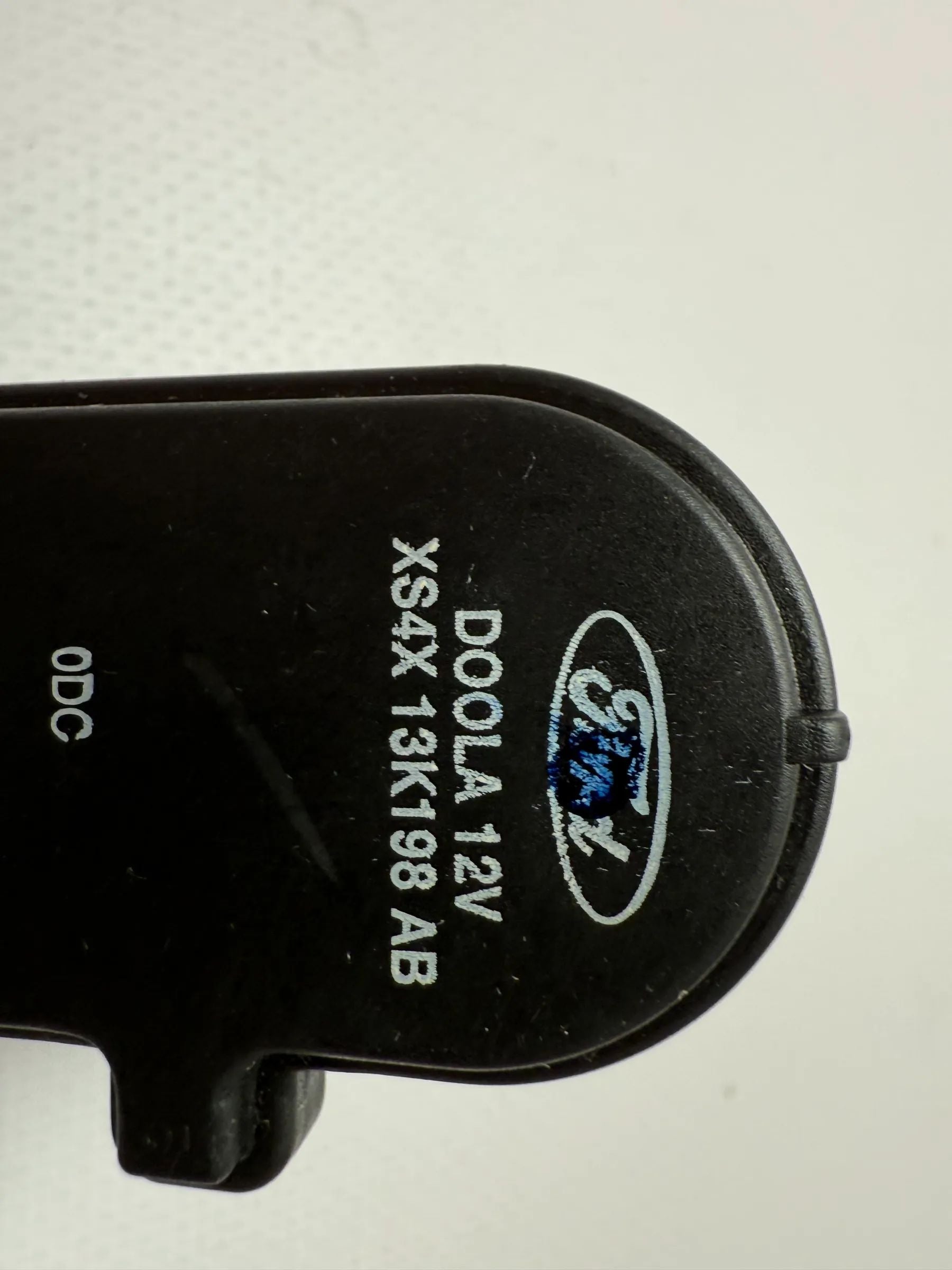 Original Ford Focus headlight range adjustment LWR XS4X-13K198-AB 