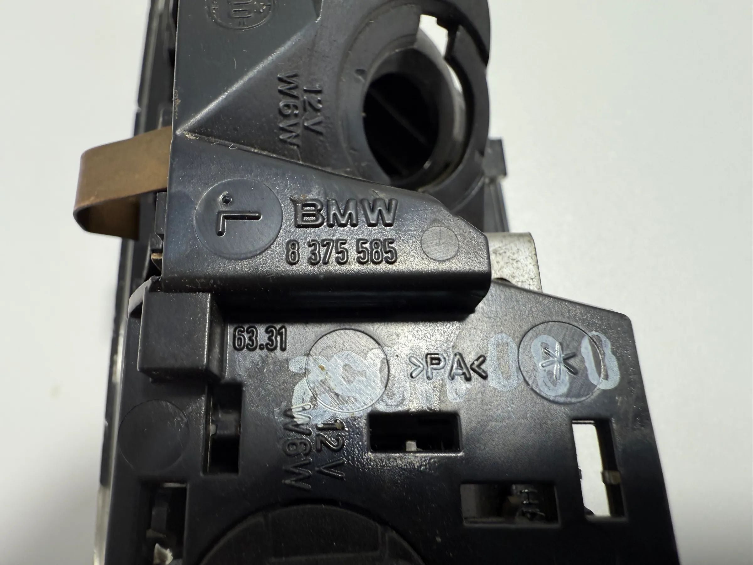 อะไหล่แท้ BMW 3er E46 ไฟอ่านหนังสือในห้องโดยสารหลังซ้าย 8375585