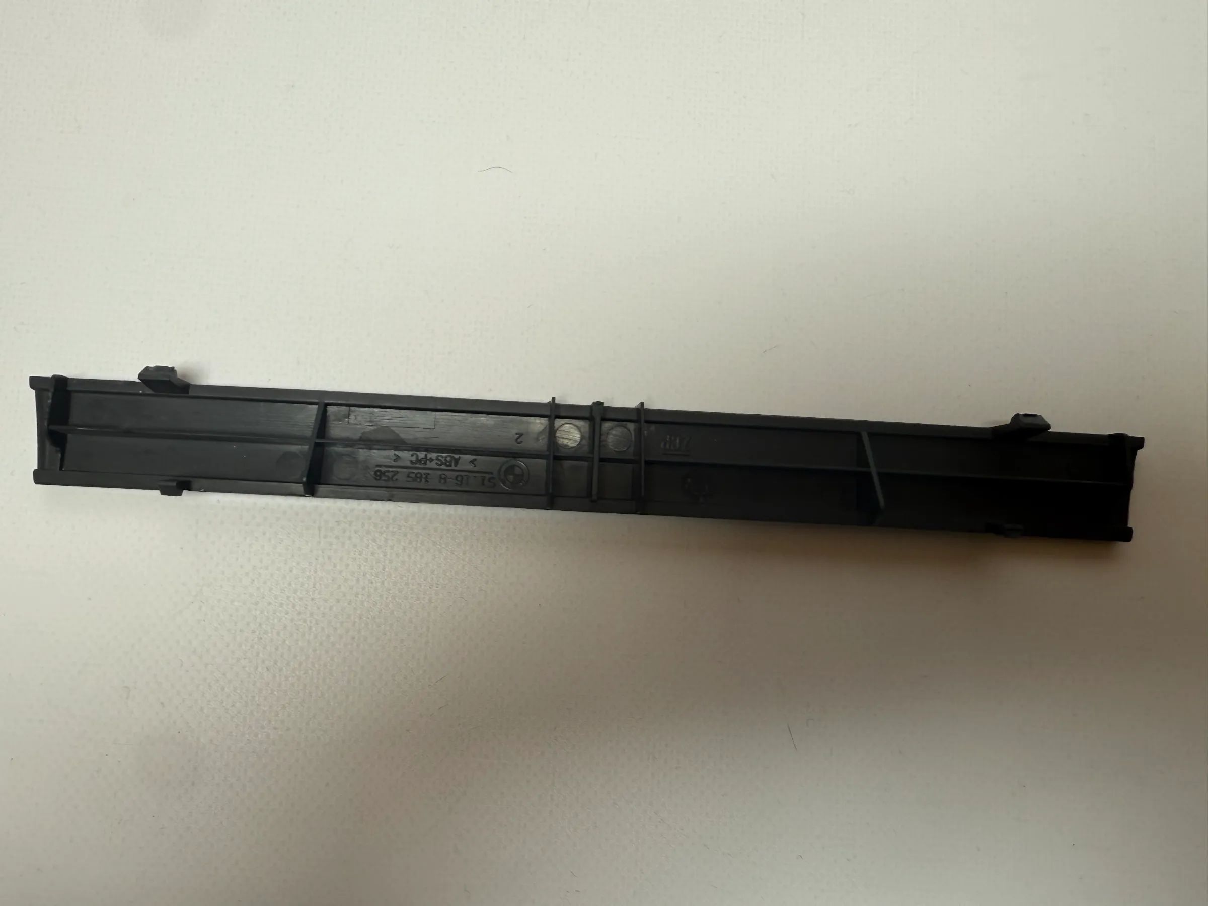 Oryginalna osłona listew dekoracyjnych BMW 5er Touring (E39) 51168185256