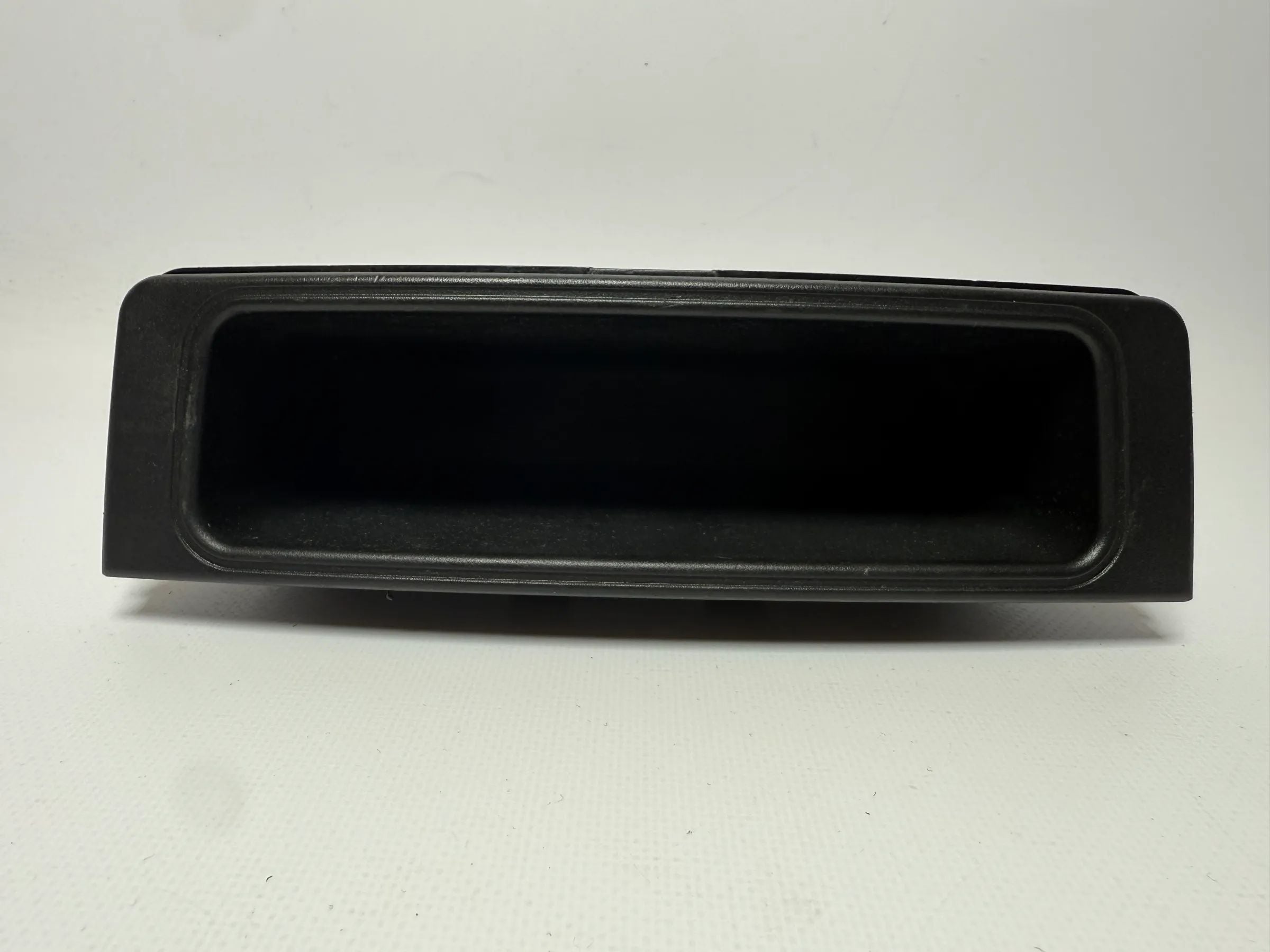 Oryginalny Mercedes-Benz C200 (W203) schowek konsoli środkowej A2036830291