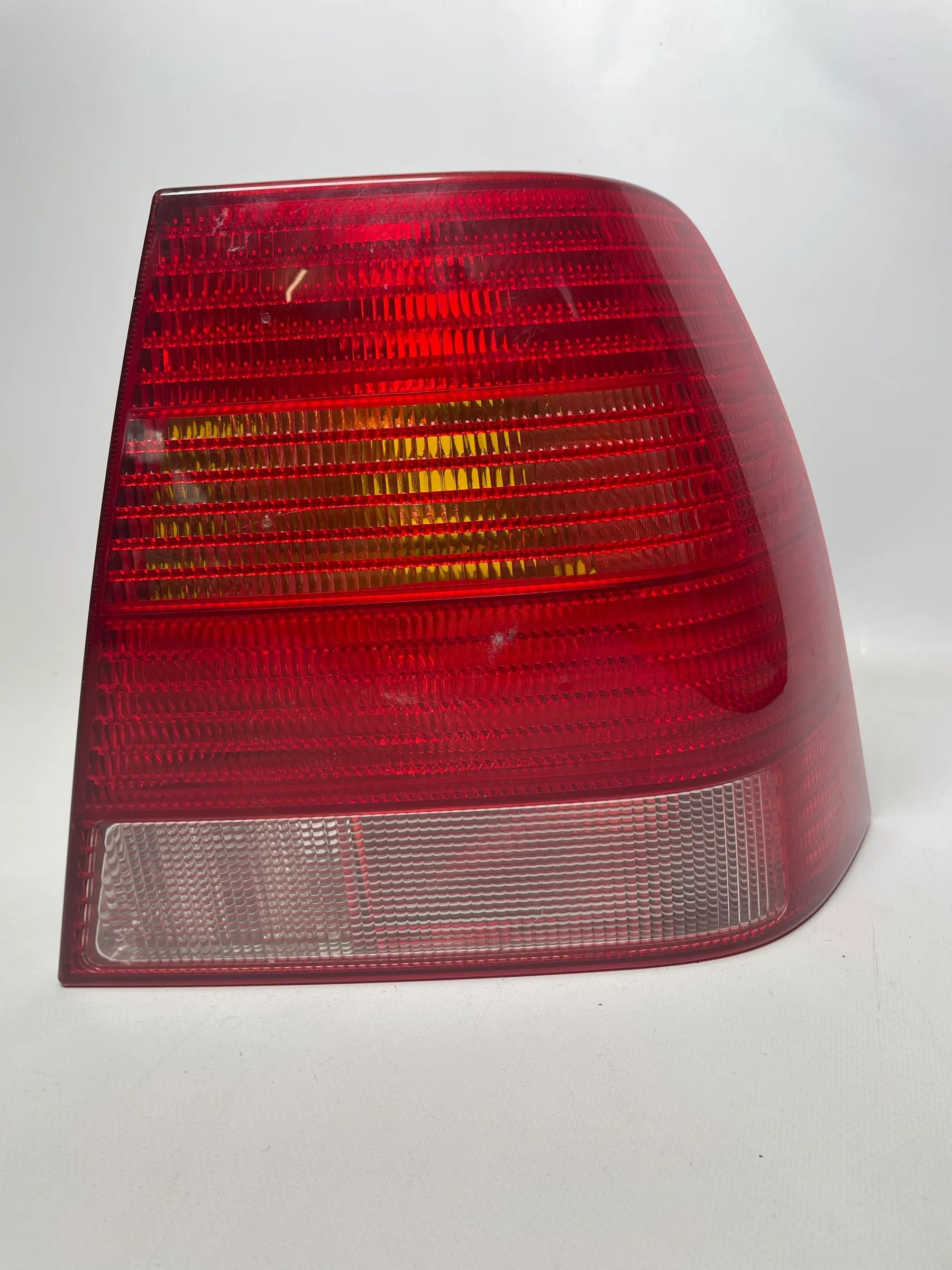 Original VW Bora 1J2 Tail Light Right Rear 963674 963686