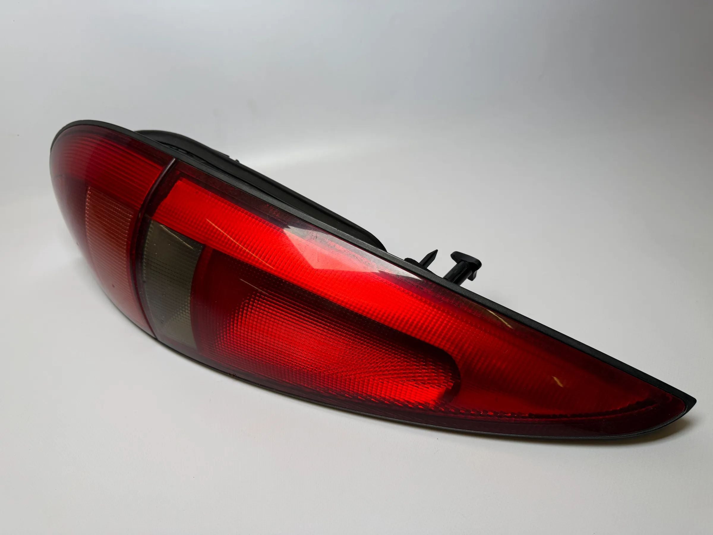 Oryginalne tylne światło prawe Renault Laguna I (56) Valeo 2261