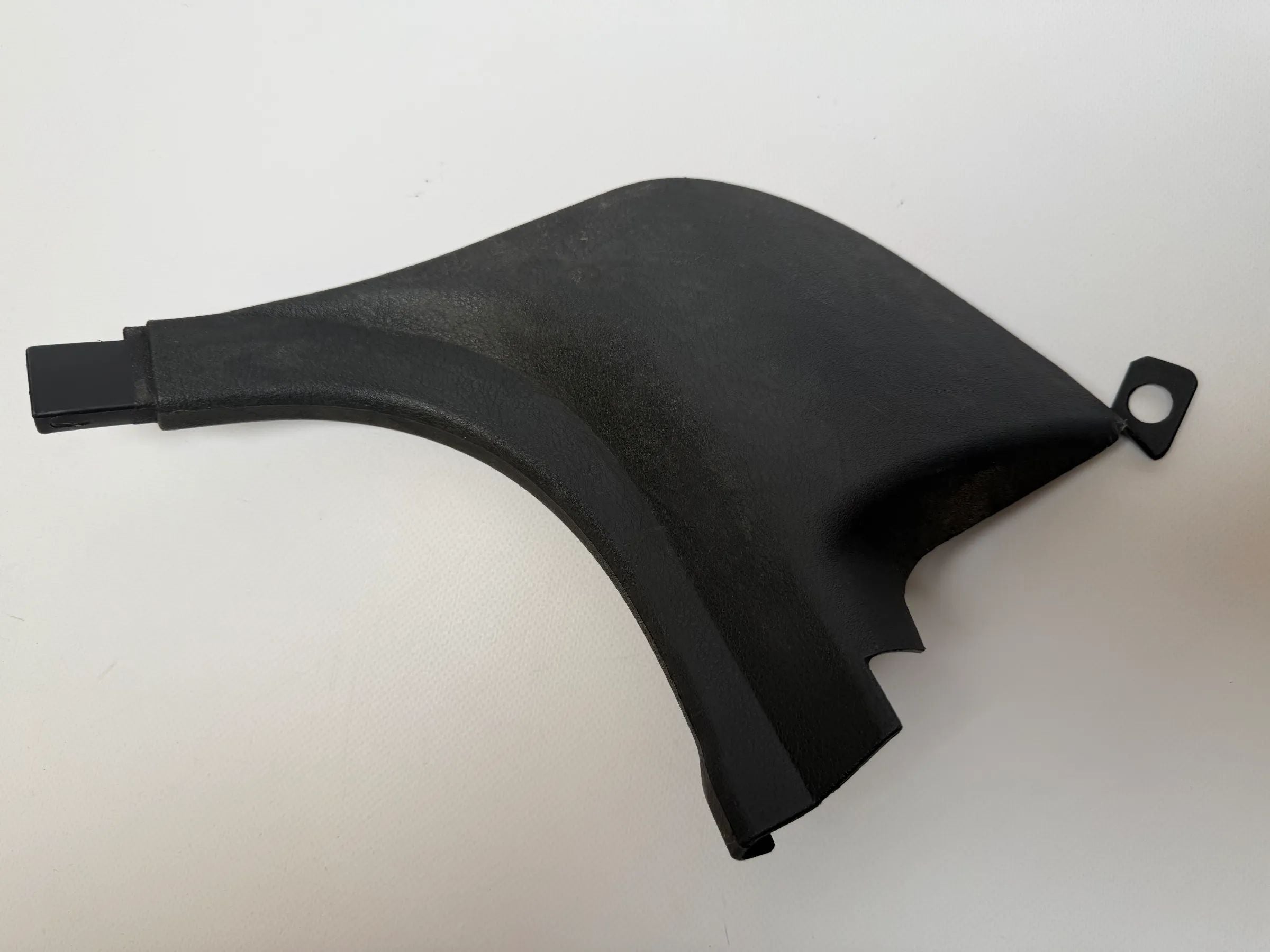 Original Volvo S40 / V40 cover panel footwell right bottom 30813461 RH 