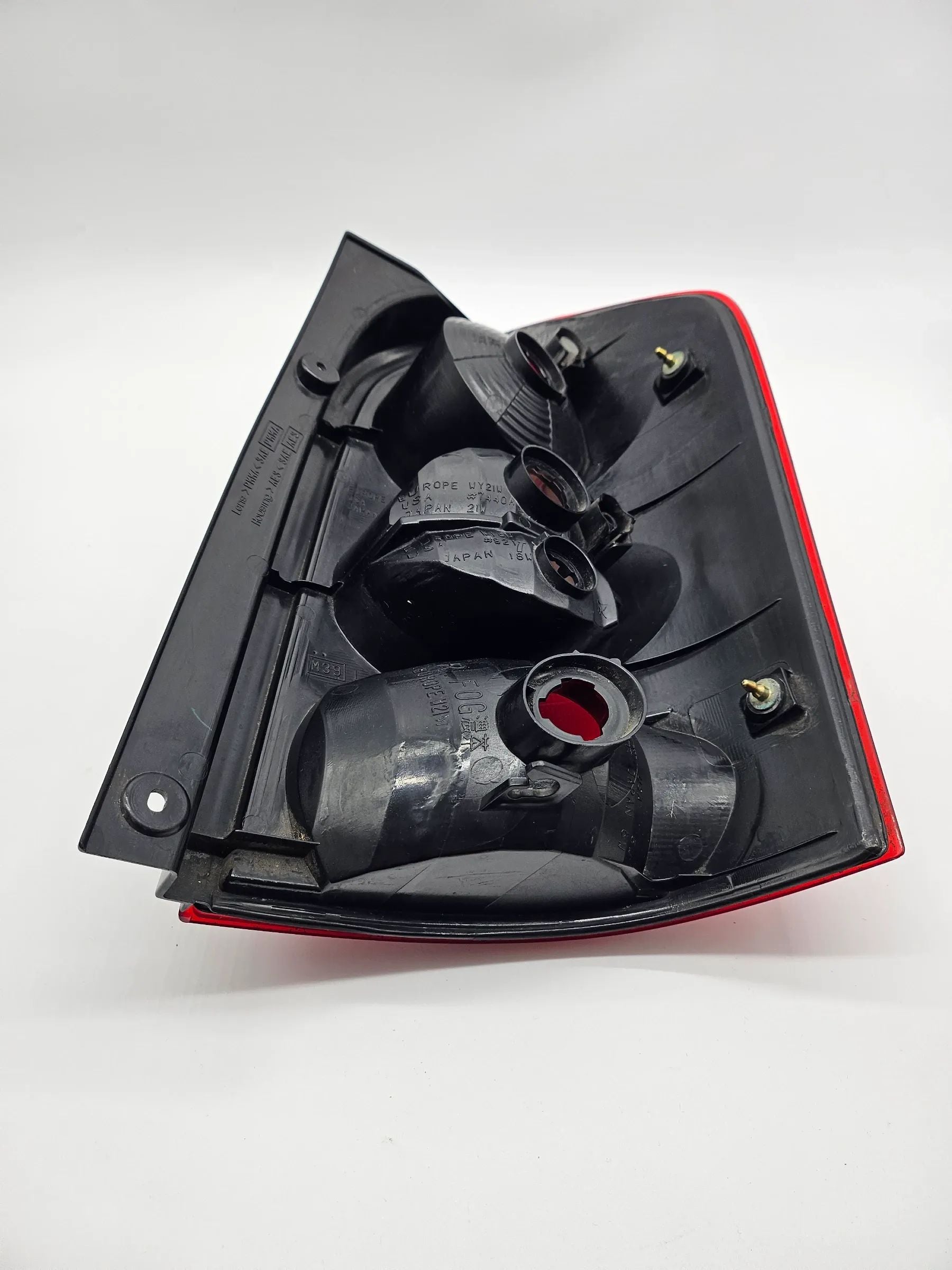 Oryginalne lewe tylne światło MAZDA MPV II (LW) 05/2002-10/2003