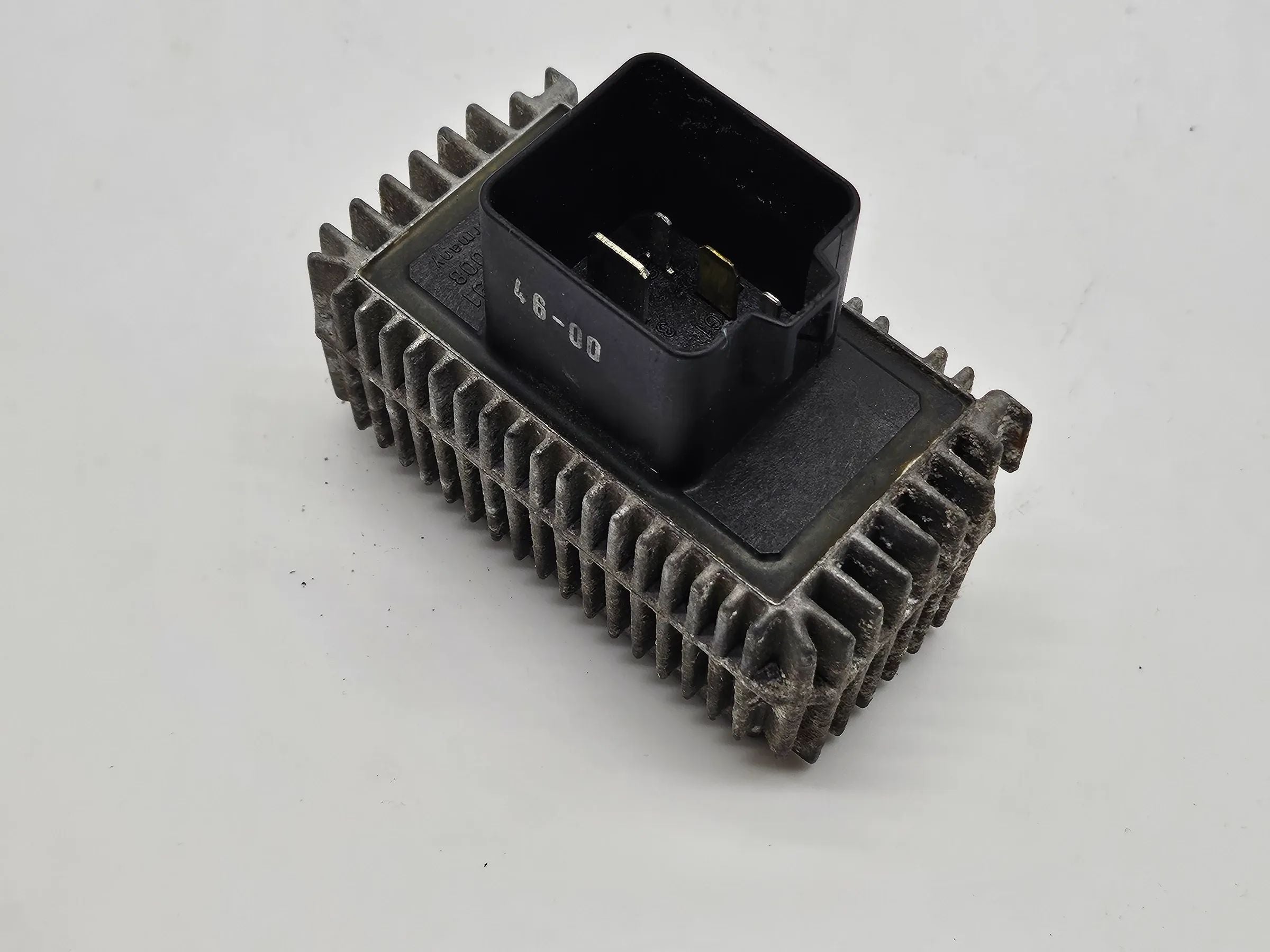 Original Opel A Zafira 2.2 DTI glow plug relay 09132691 51299008 