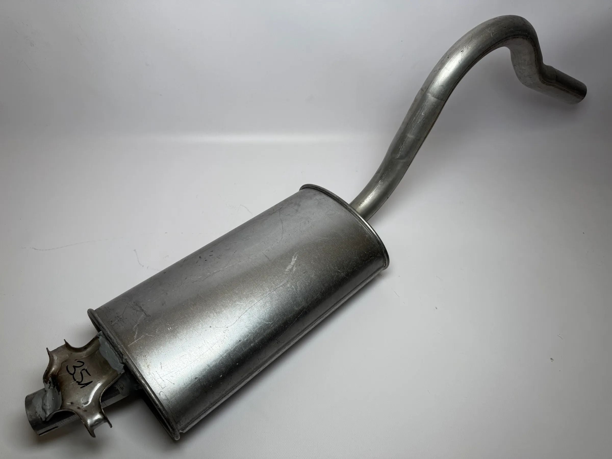 Oryginalny środkowy tłumik Opel Rekord E / Carlton MK 90027409