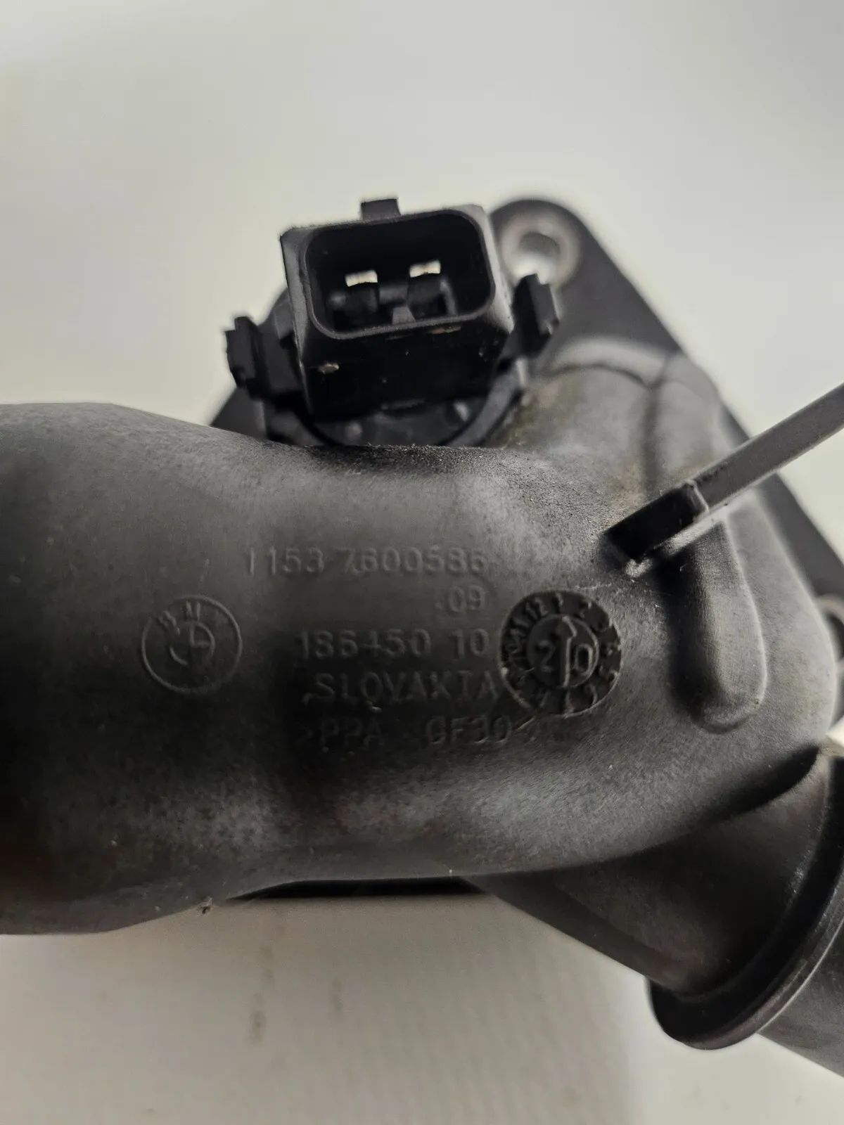 Original BMW F20 F21 F30 F31 N13 Austrittsstutzen mit Temperatursensor 7600586