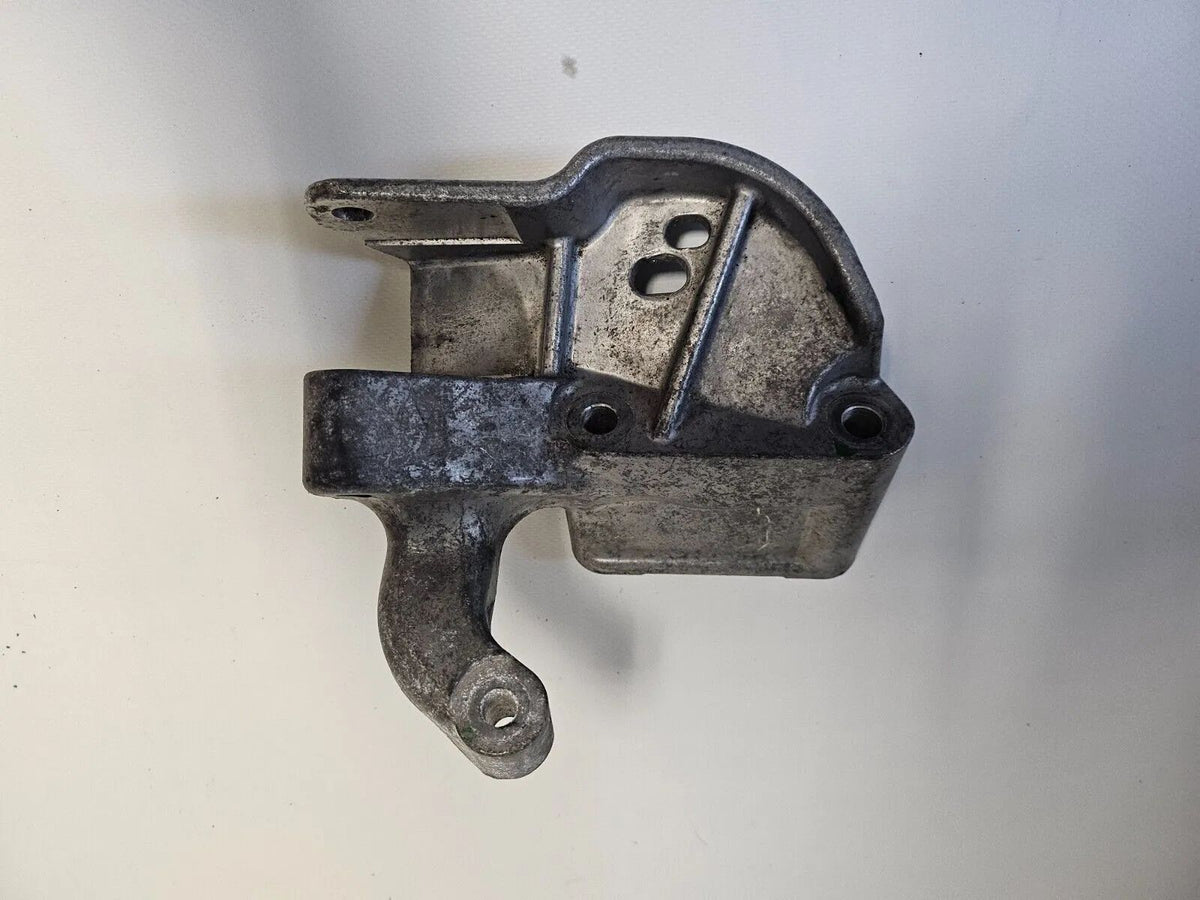 Volvo V40 Orijinal Motor Takozu 31359638