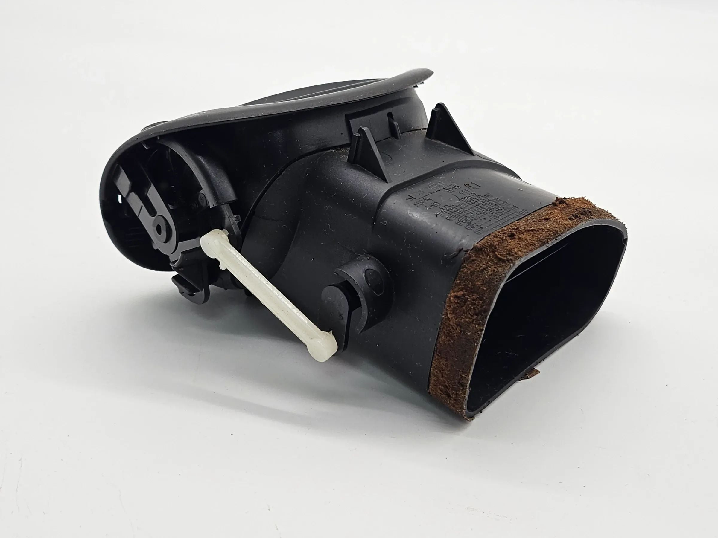 Пежо 206СС Воздуховод воздуховыпускная решетка правая 9632184377