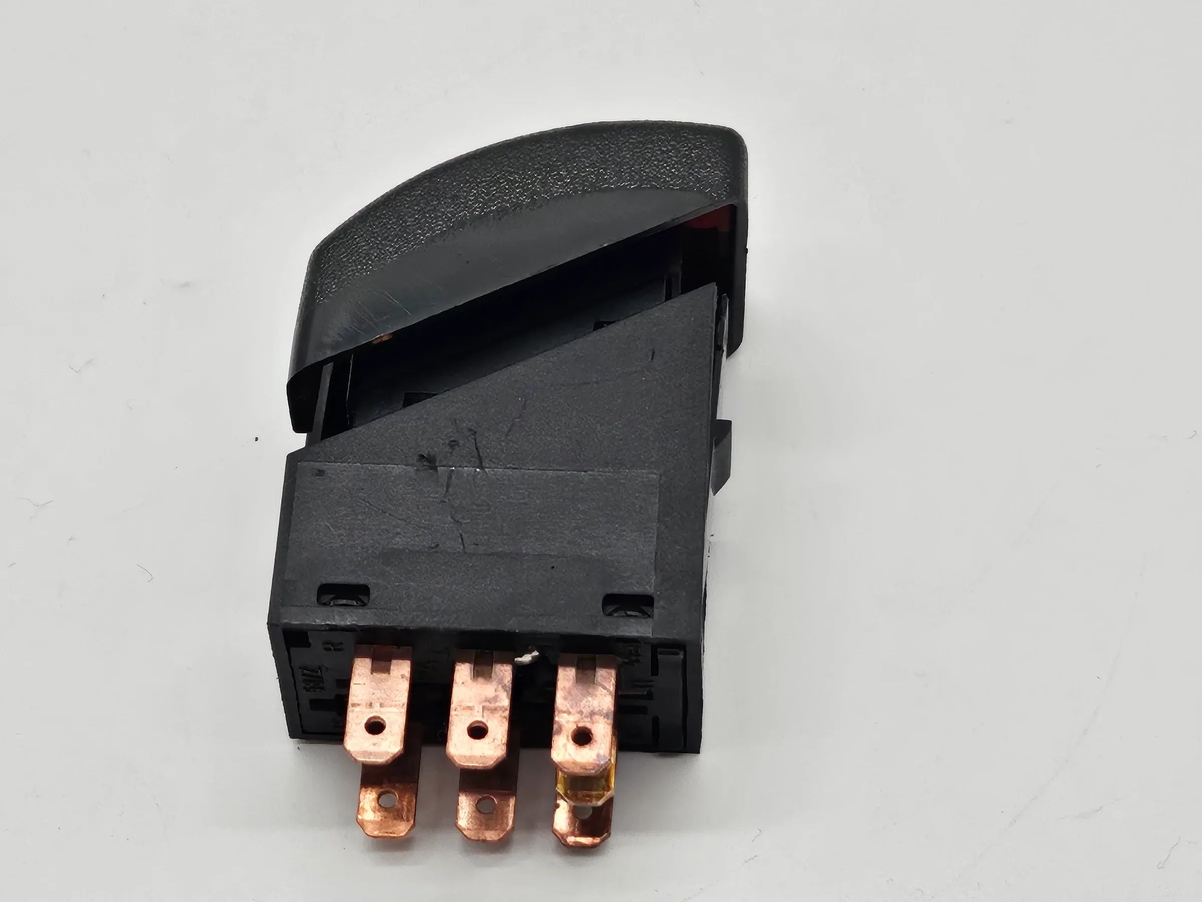 Original  Opel Astra F Corsa B Warnblinkschalter 90387257