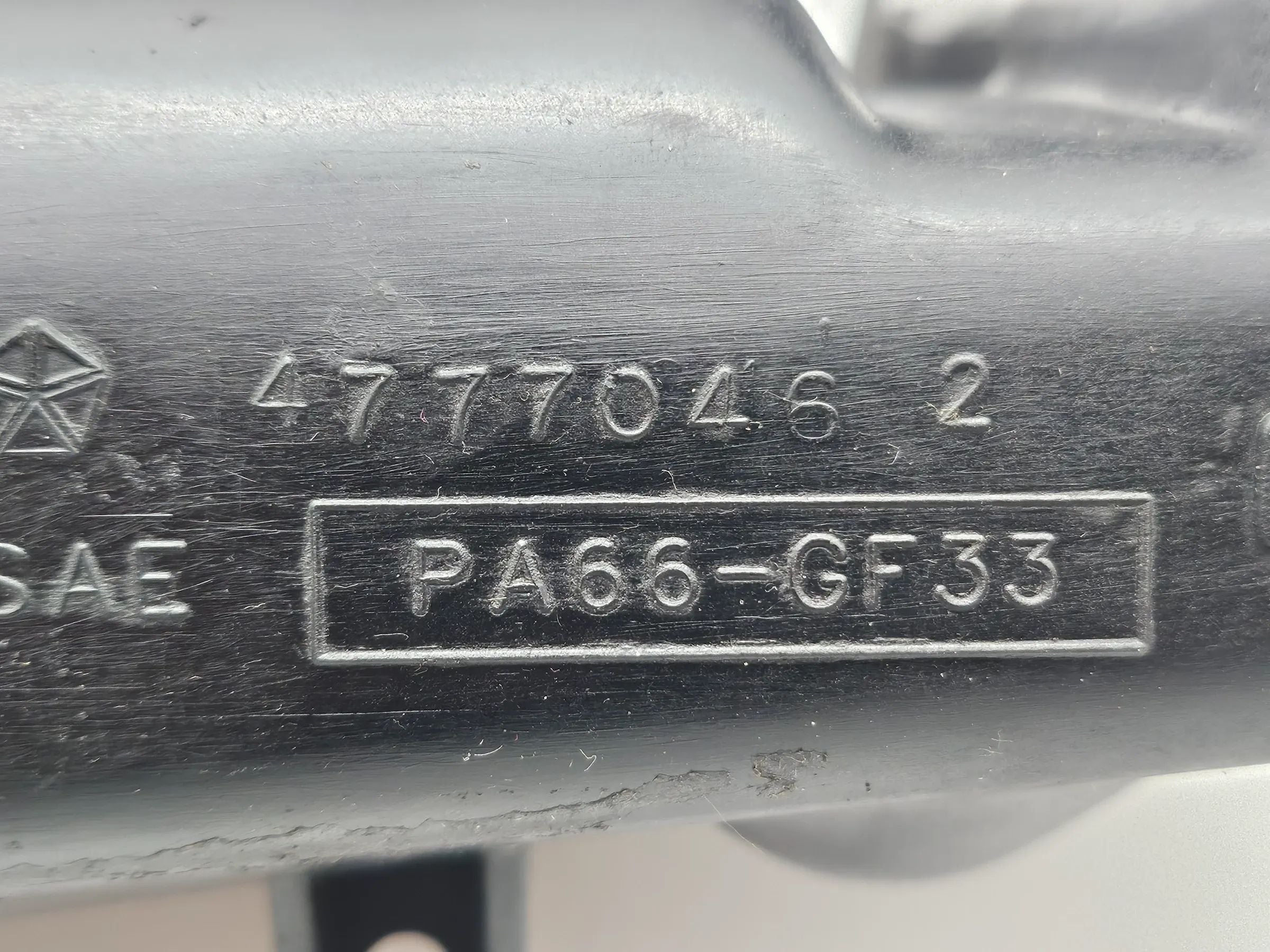 Original CHRYSLER STRATUS JA 2.0 LE intake manifold 47770462