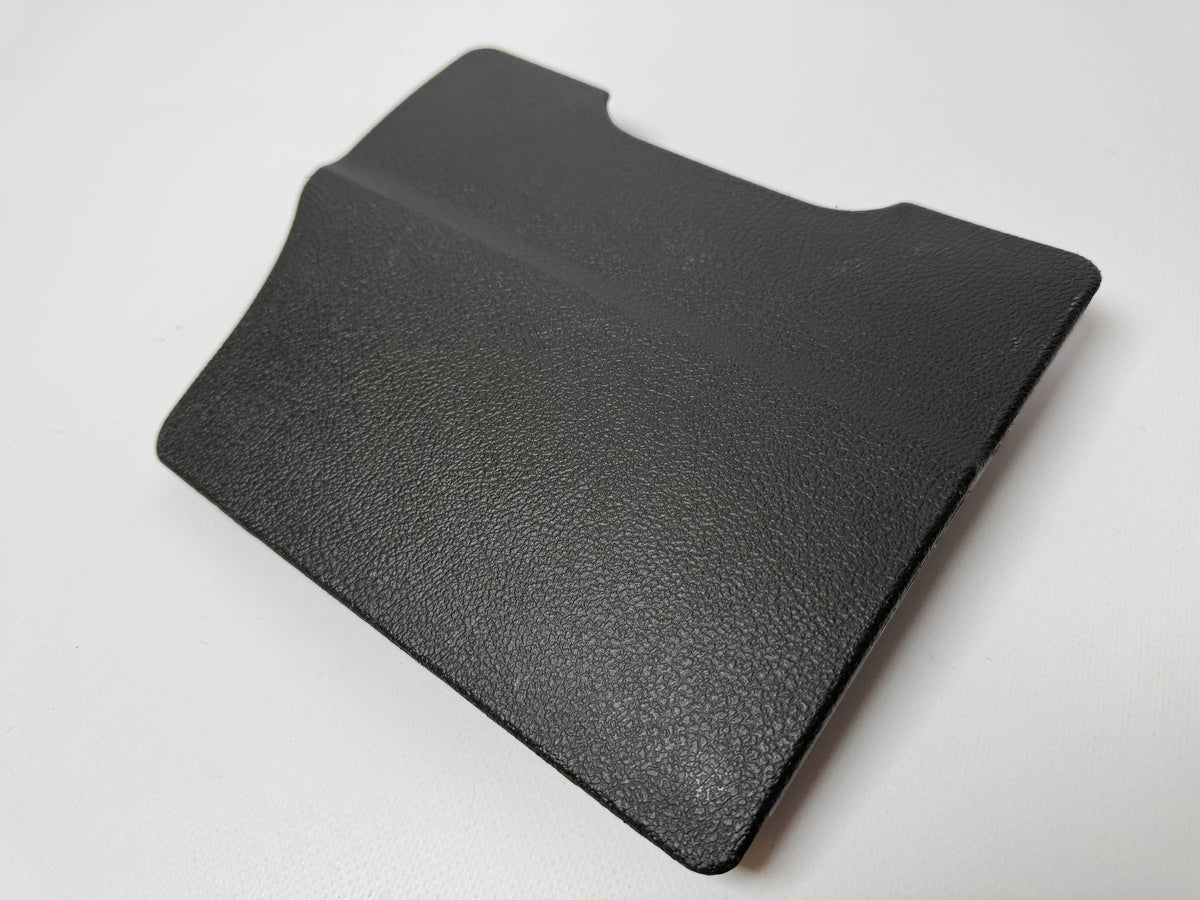 Оригинальная крышка блока предохранителей Опель Зафира А 90590741LHD / 330188061