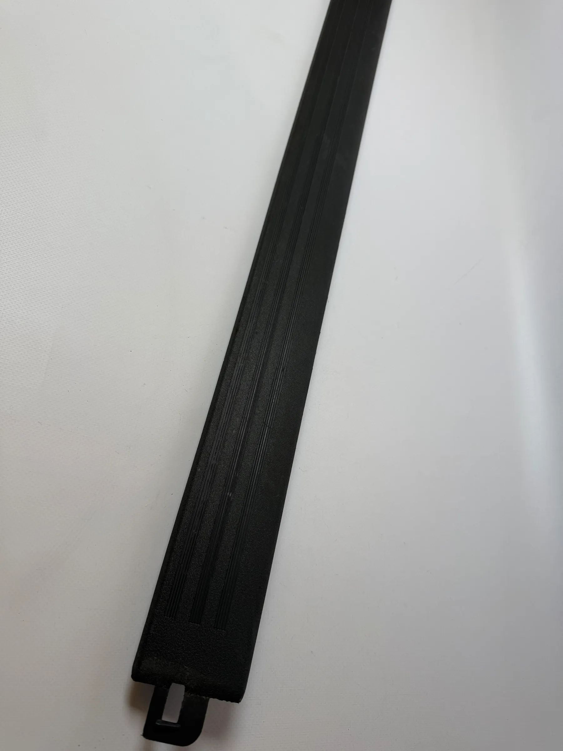 Oryginalna listwa progowa Audi A3 S3 8L 2-drzwiowa prawa 8L3853906