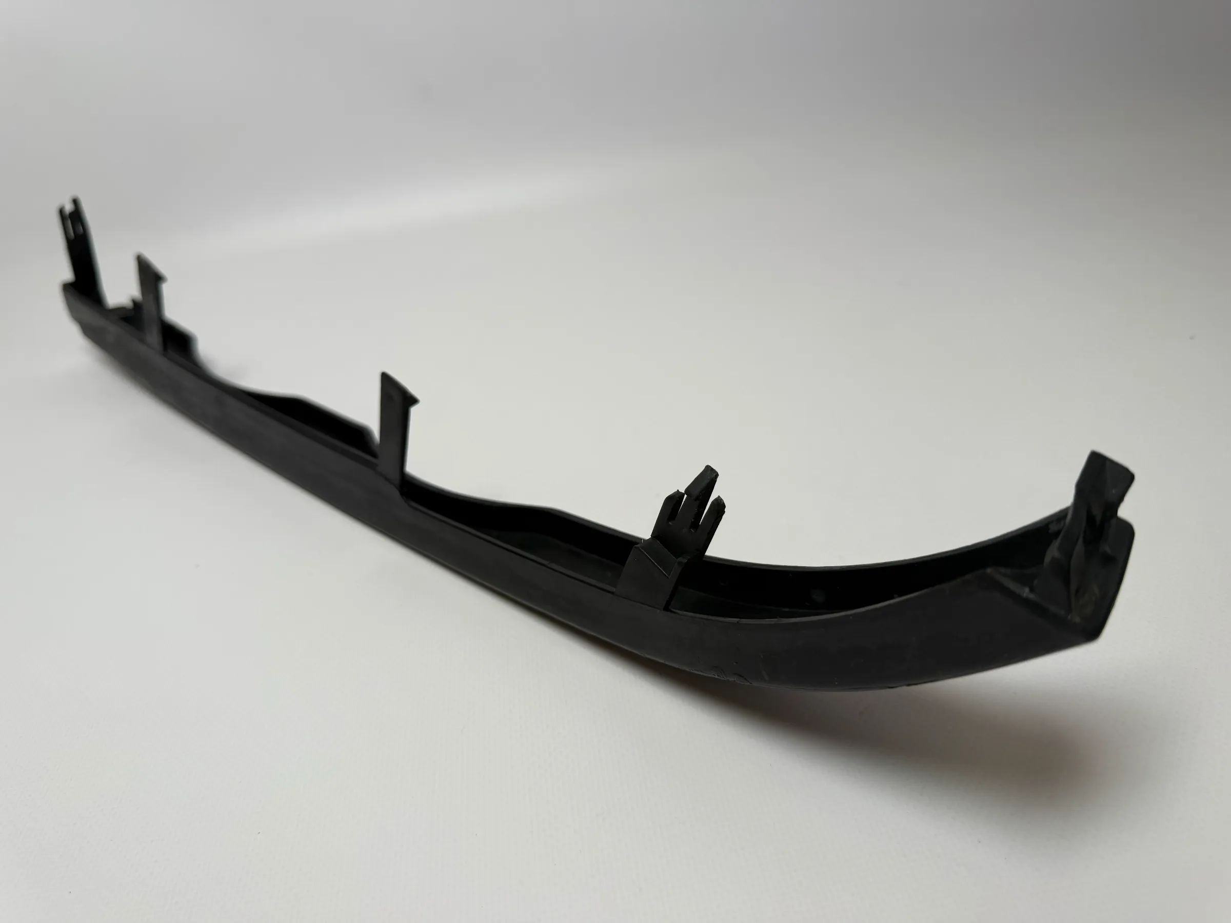 Oryginalna listwa boczna reflektora BMW serii 3 E46 prawa czarno-szara 51.13-8208482