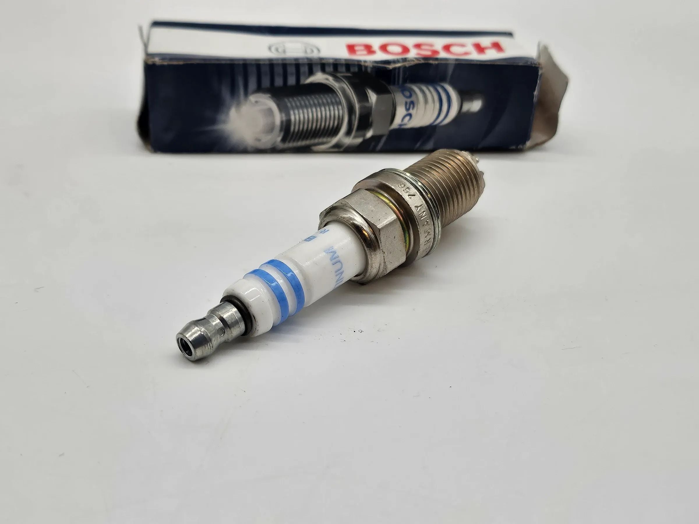 Vela de Ignição Original BOSCH FGR7DQP+ para BMW E30 E36 E46 E34 E39 E60 E32 E38 E85