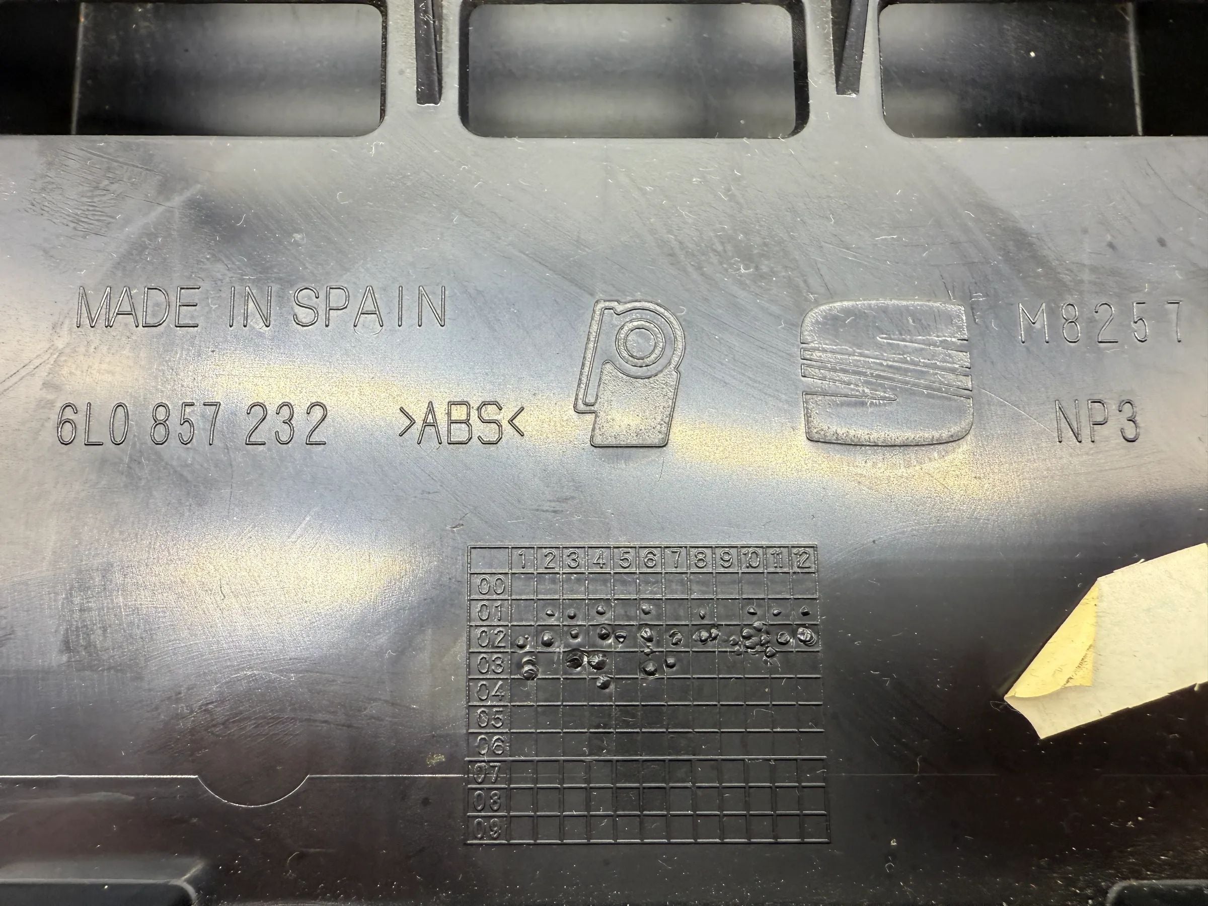 Original Seat Ibiza III 3 (6L1) Ablagefach Staufach Mitte 6L0857232