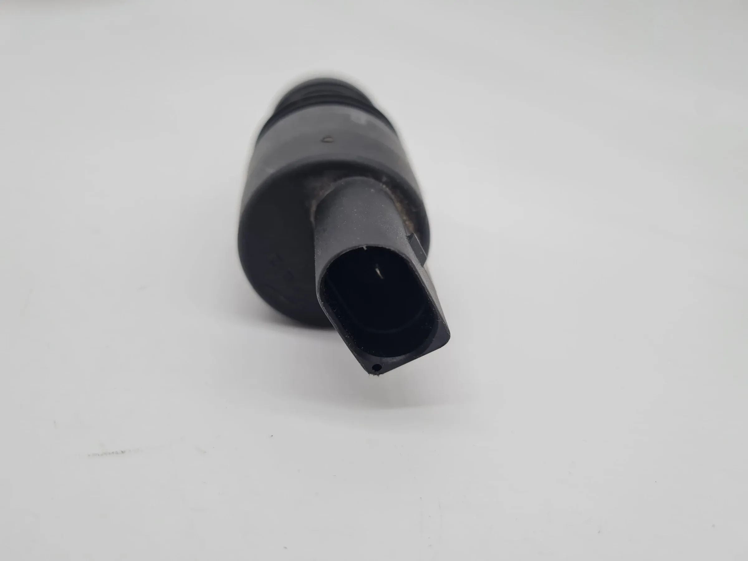 Original Audi A6 (4B2/4B4) Wischwasserpumpe 24200474