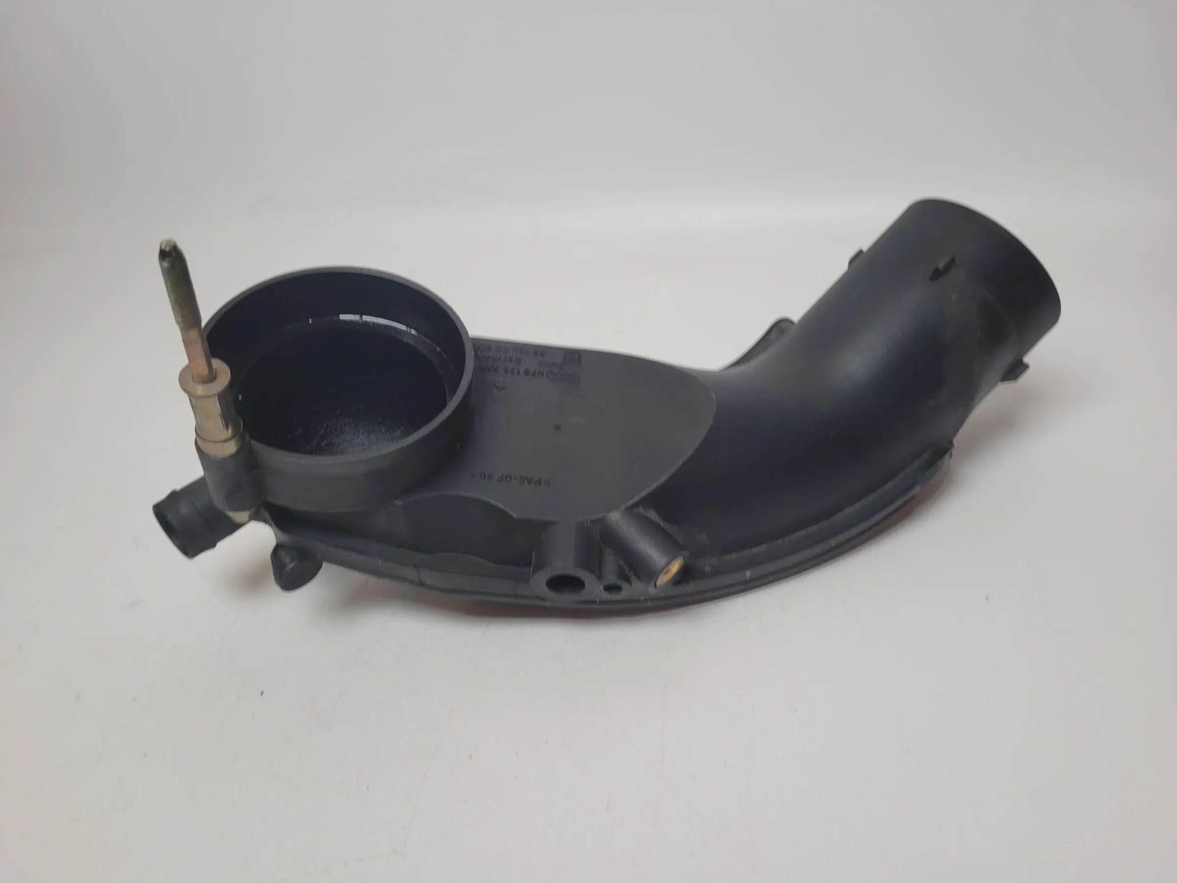 Original Audi A6 (4B2/4B4) Ansaugrohr Ansaugstutzen Luftrohr 078133356F
