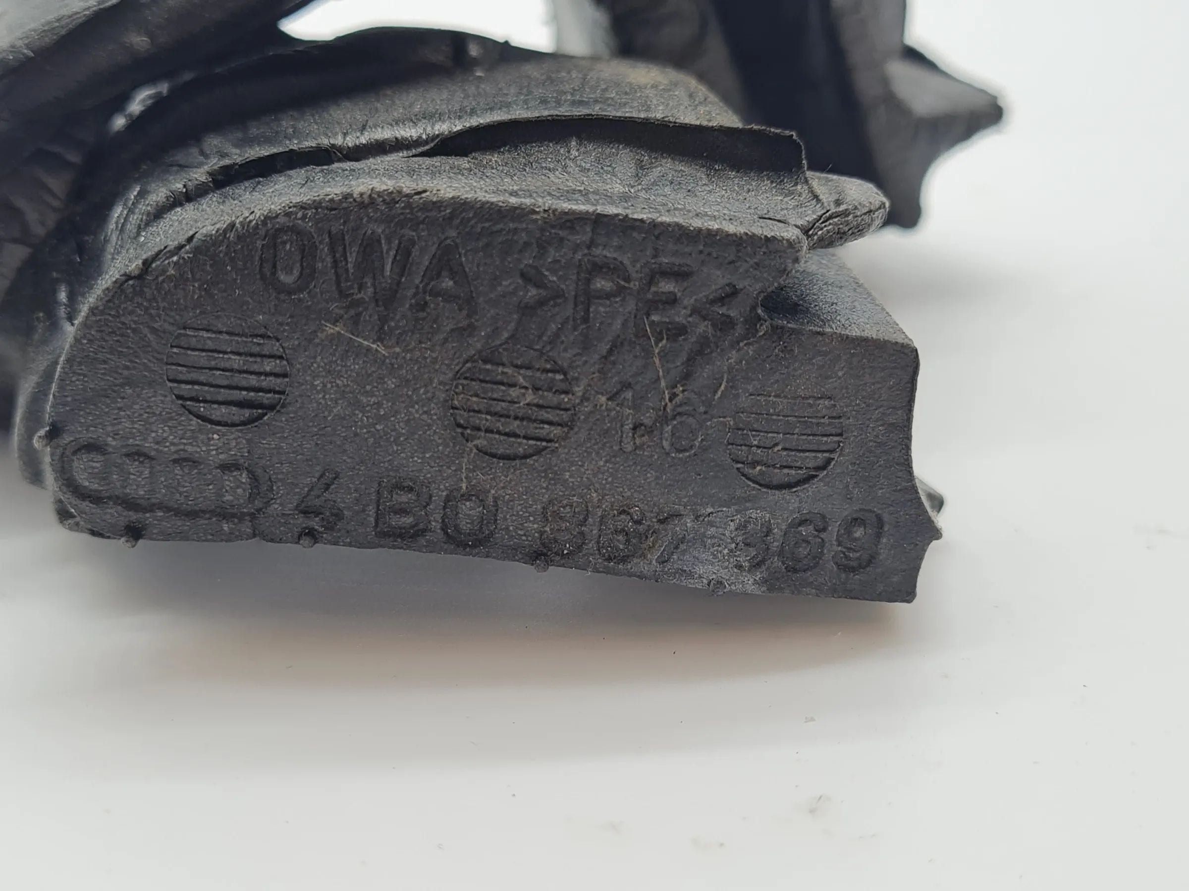 Original Audi A6 4B2/4B4 Formstück hinter Türverkleidung Links Hinten 4B0867369