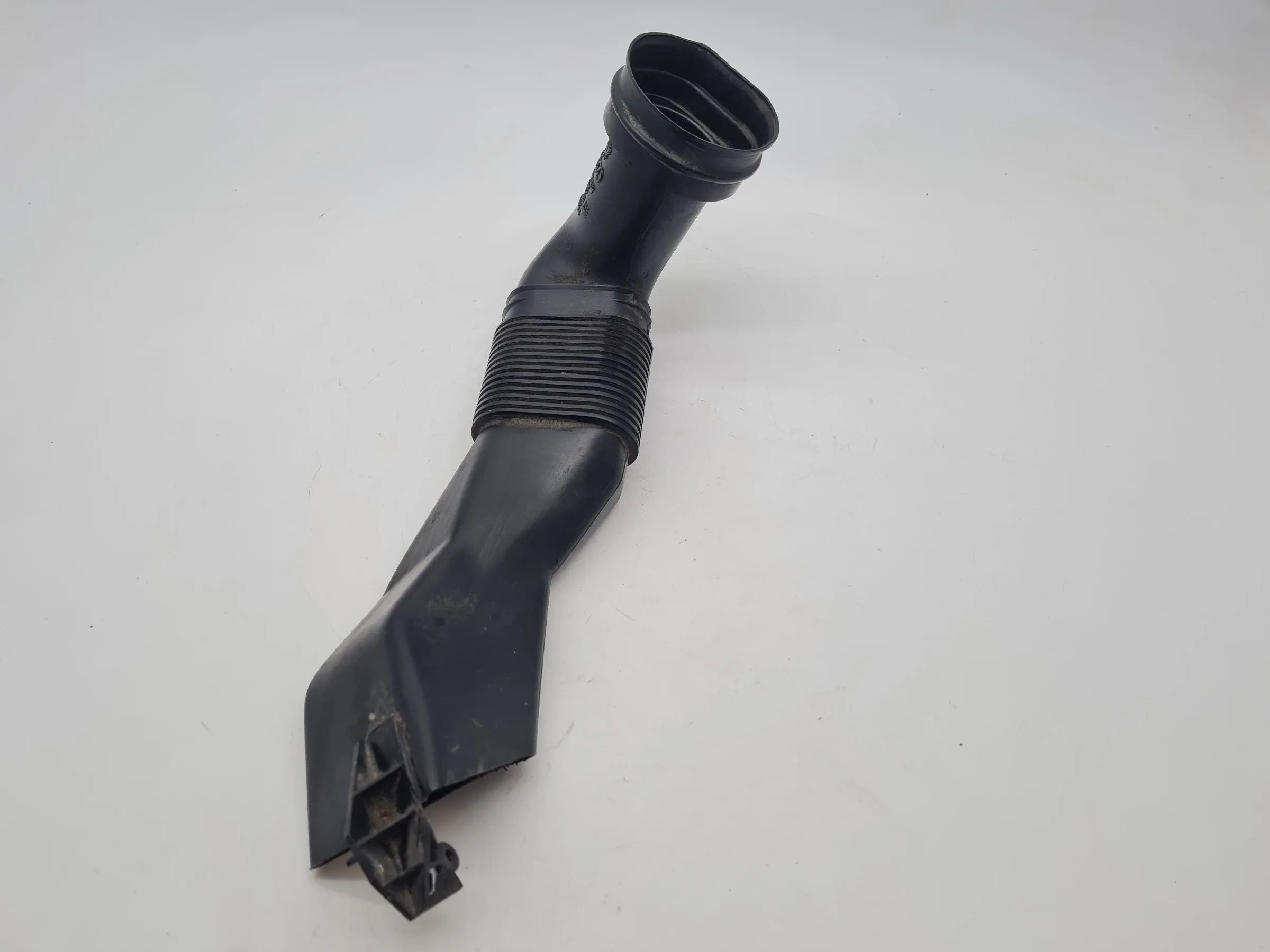 Original Audi A6 (4B2/4B4) V6 2.4 Ansaugschlauch Ansaugrohr Rohr 4B0903655