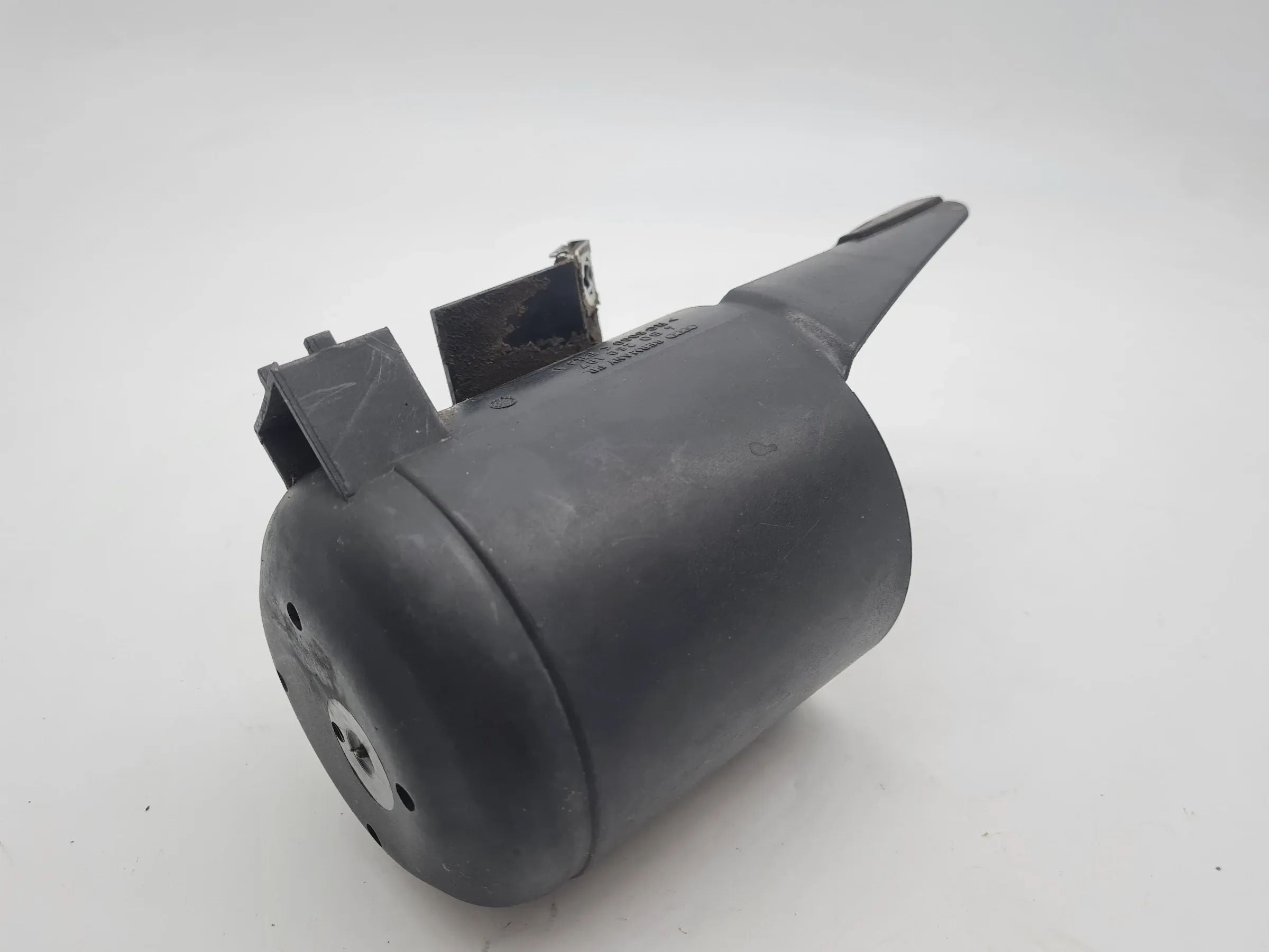 Original Audi A6 (4B2/4B4) Halterung Klimatrockner Flasche 4B0853580