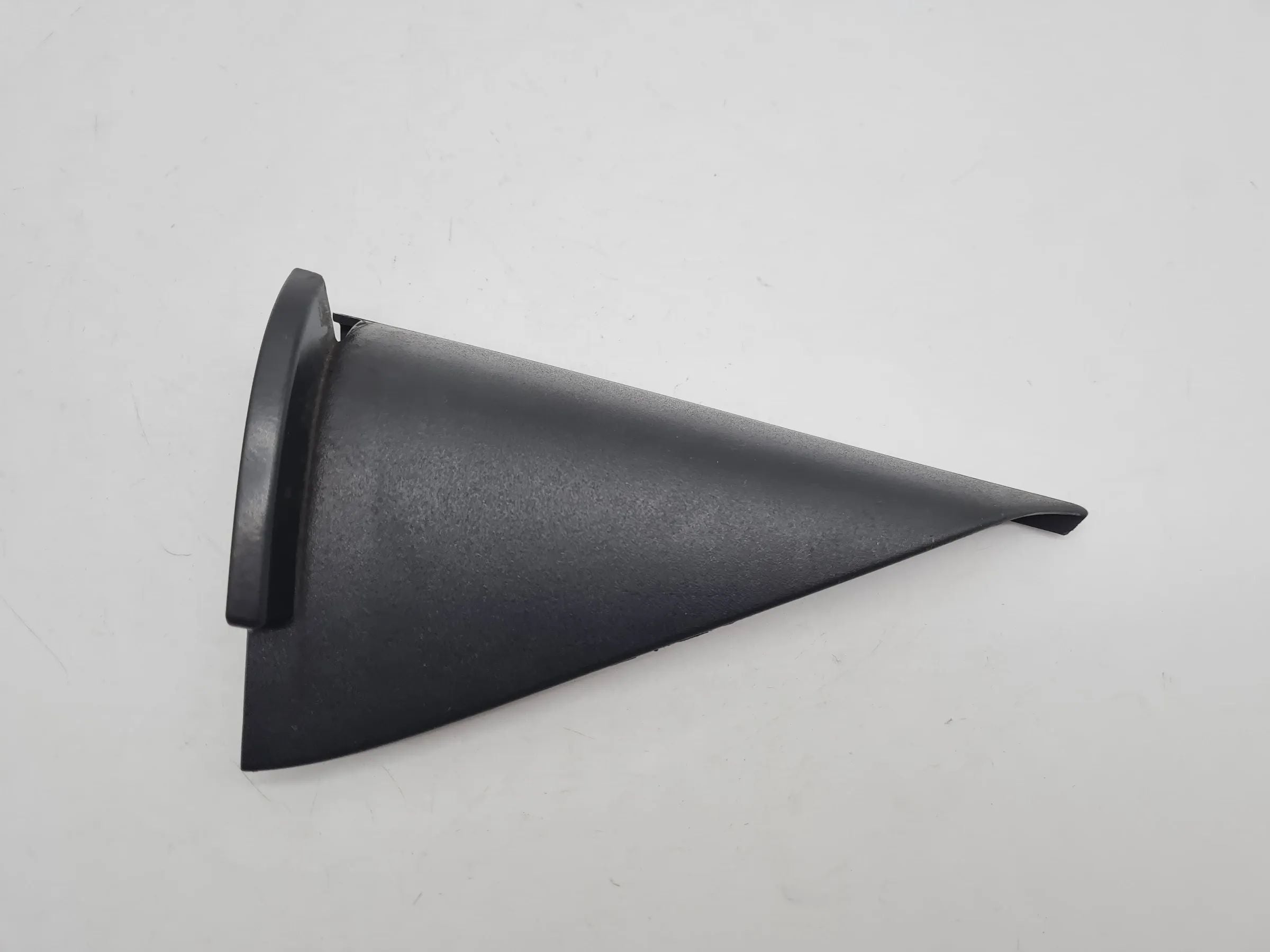 Original Audi A4 (8E/B6/B7) Blende Verkleidung Dreieck Rechts Hinten 8E0857570