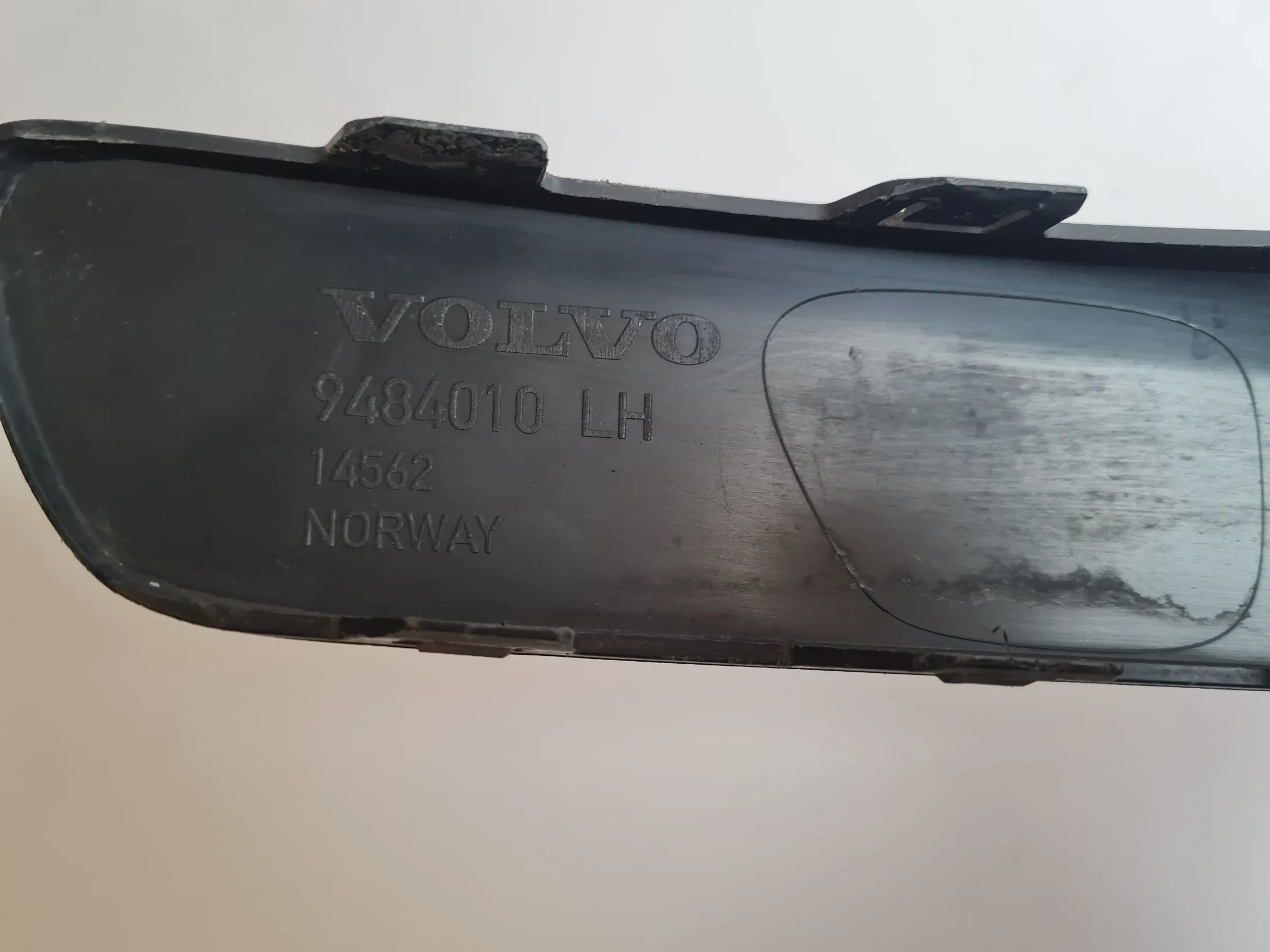 Original Volvo S60 (384) Schutz- & Zierleiste Vorne Links 9484010
