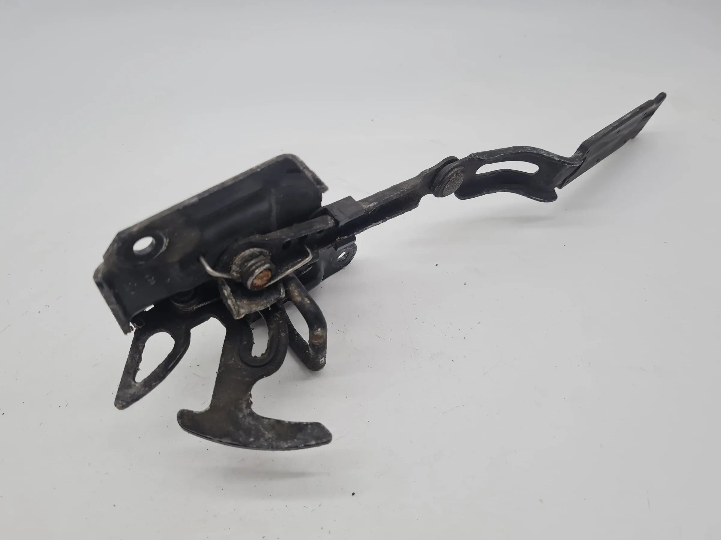 Original Audi A6 (4B2/4B4) Motorhaube Fanghaken 4B0823480C