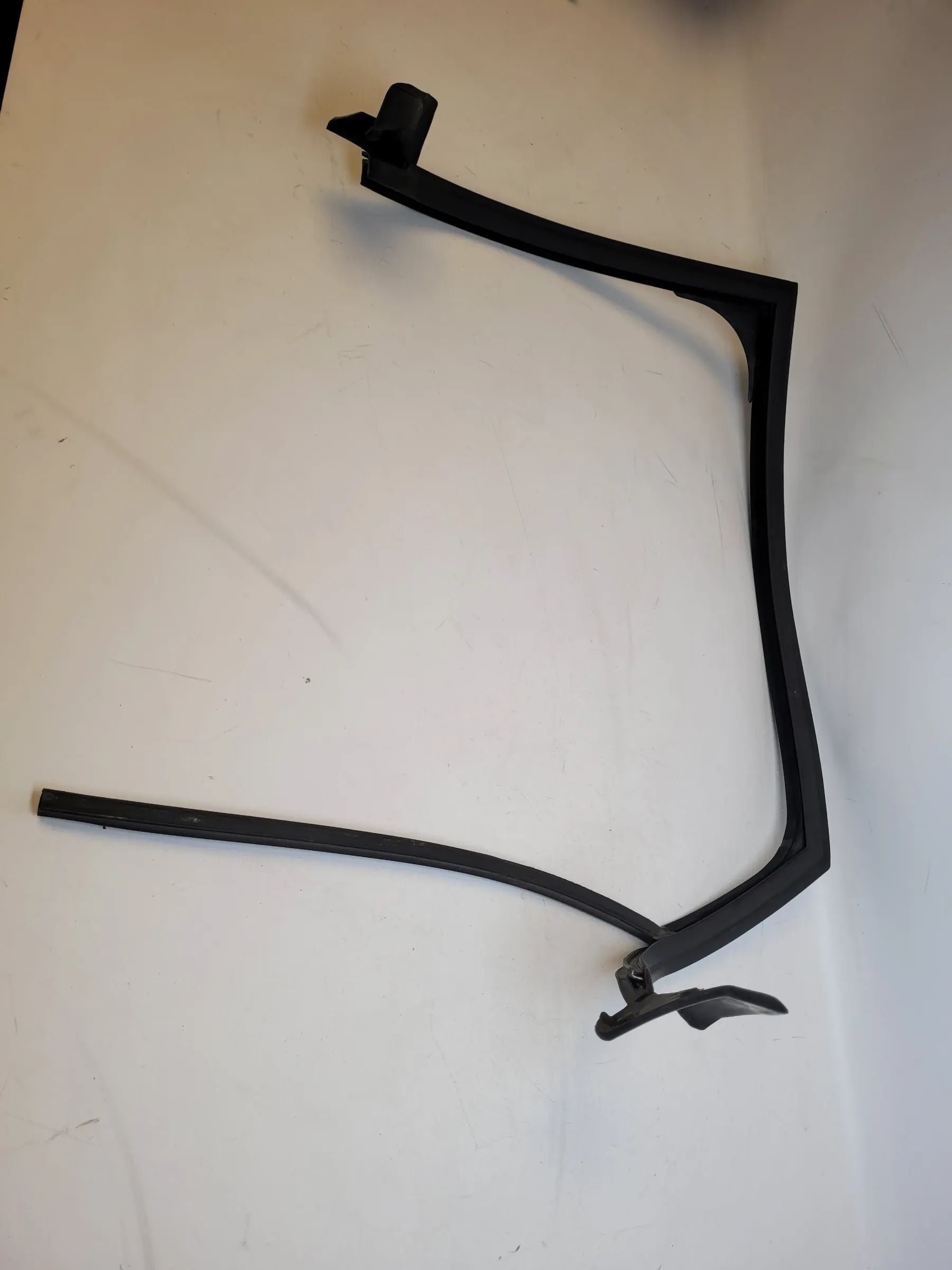 Original Audi A4 (8E/B6/B7) Tür Fenster Dichtung Links Hinten 8E5839439