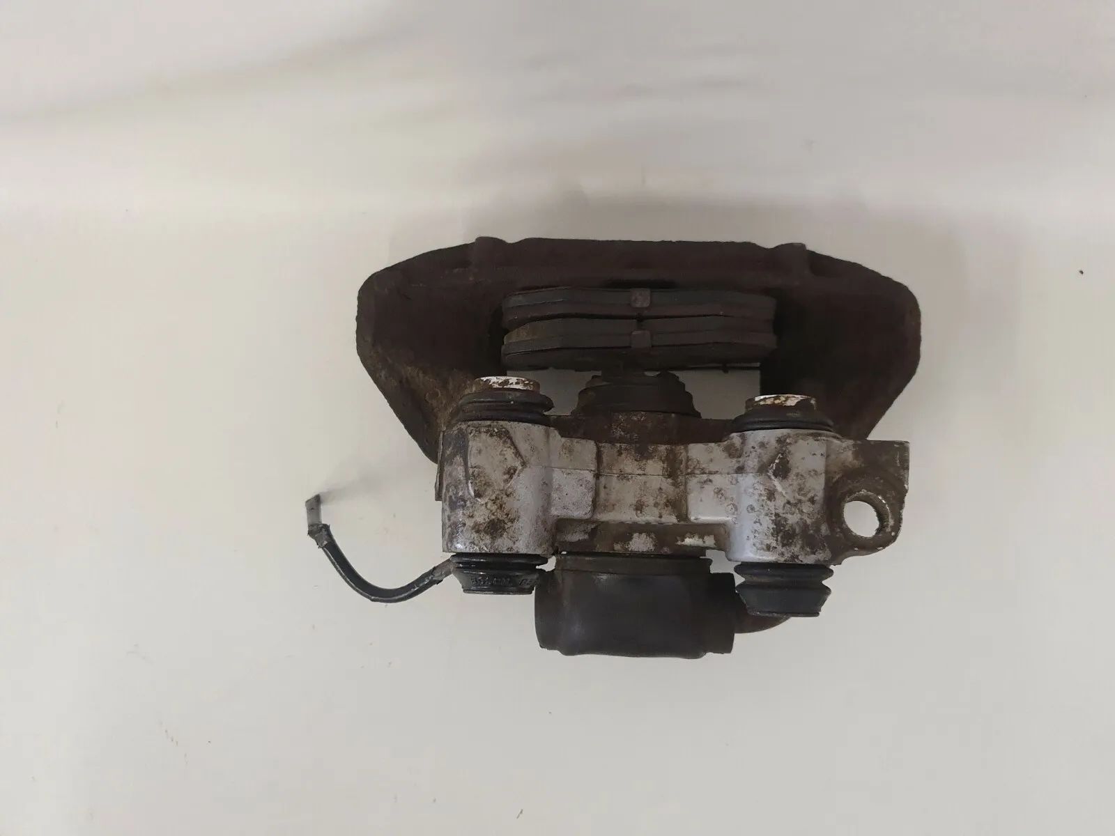 Pinza freno posteriore sinistra Peugeot 206 CC Cabrio 1.6 16V 80KW 331515 Nr.13125/E