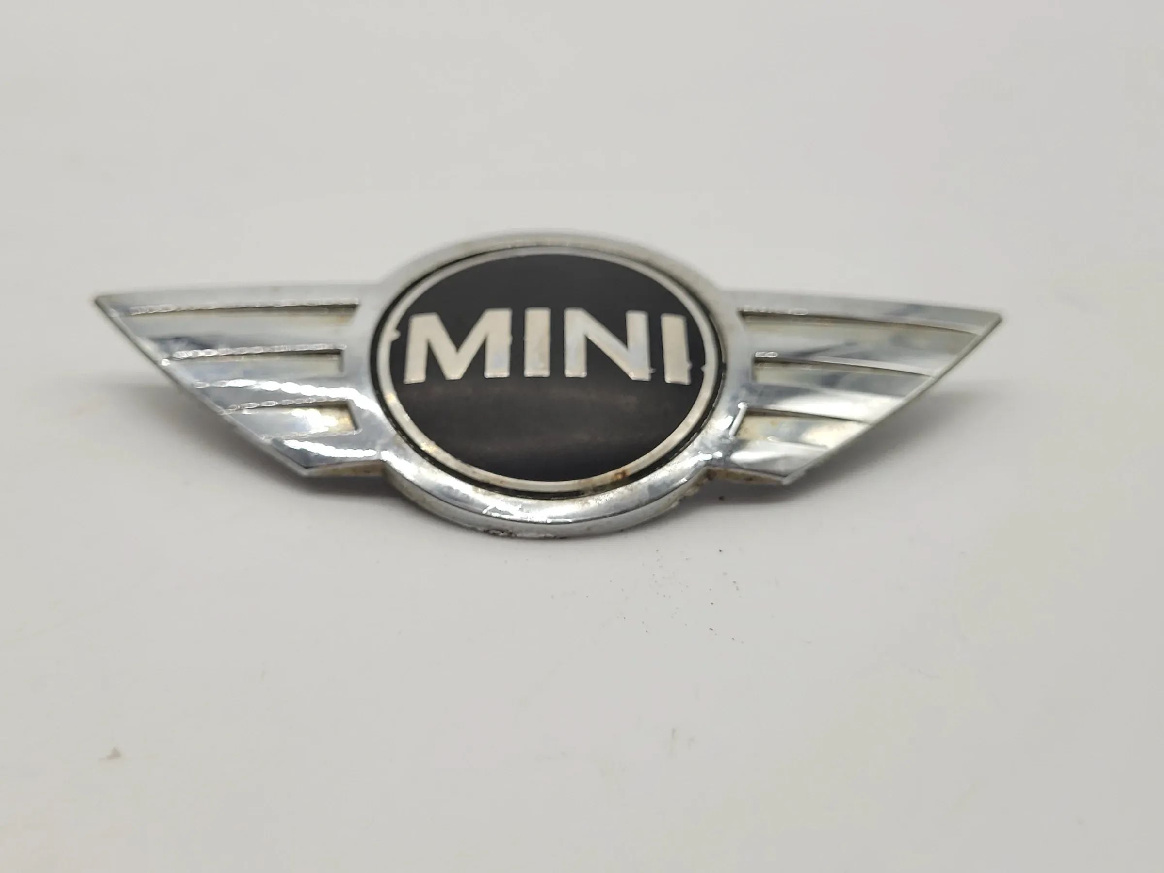 Original Mini One (R50/R53) Emblem Logo Heck 7026186