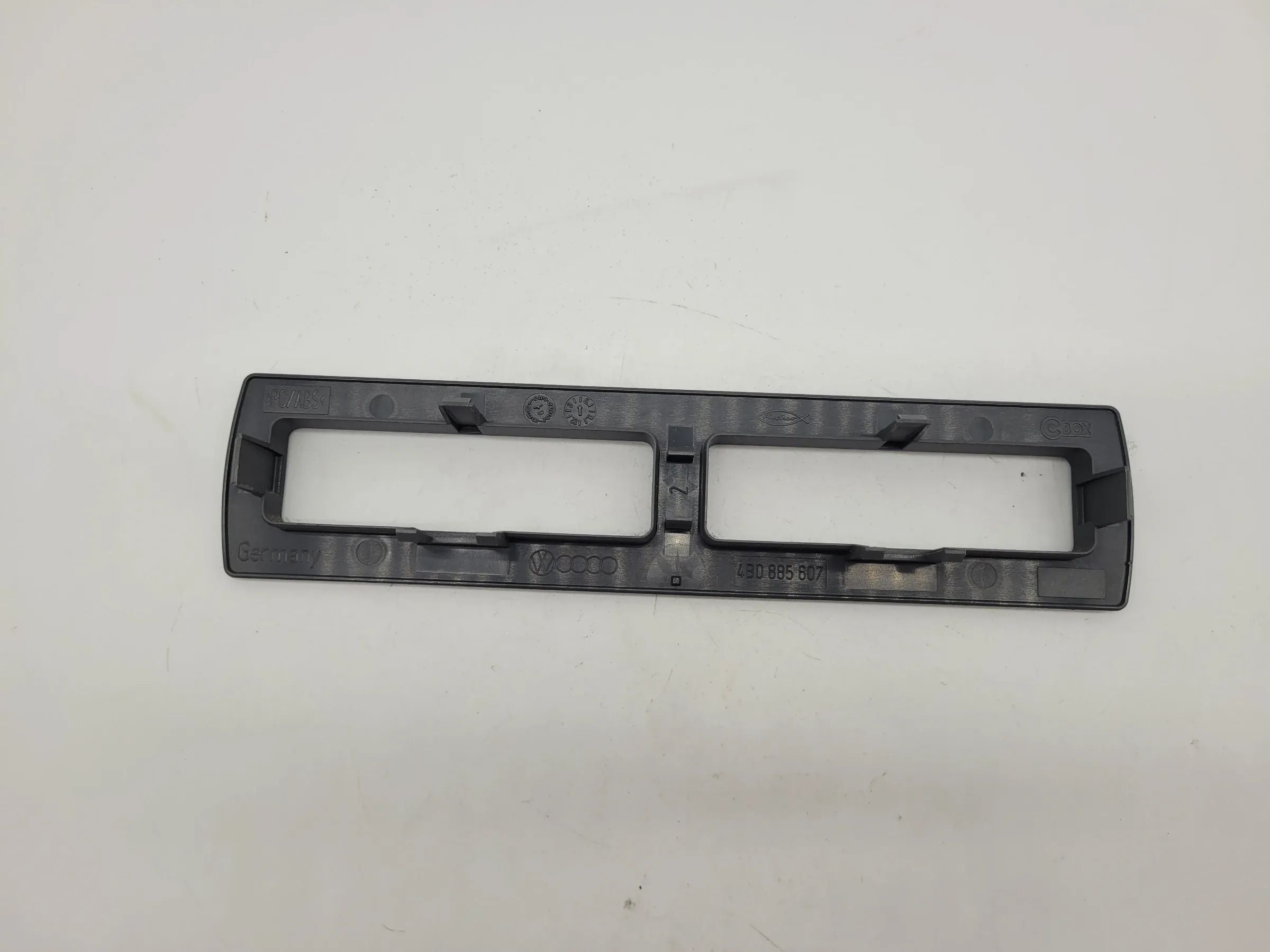 Original Audi A6 (4B2/4B4) Abdeckung Blende Getränkehalter 4B0885607