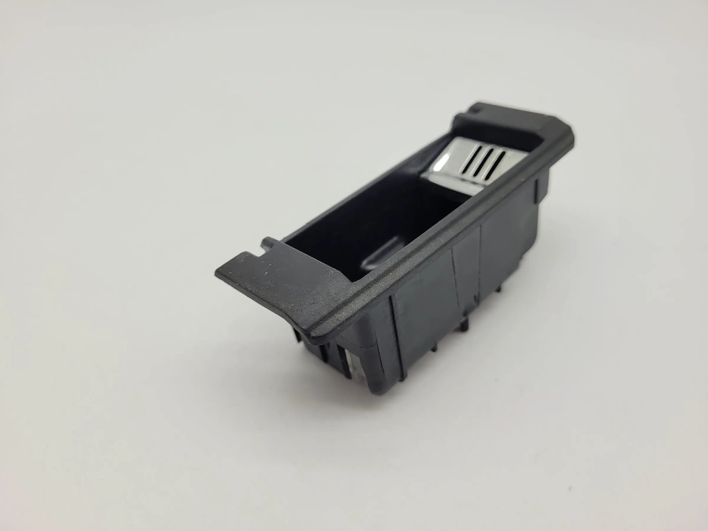 Original Audi A6 (4B2/4B4) Aschenbechereinsatz 4B0857405