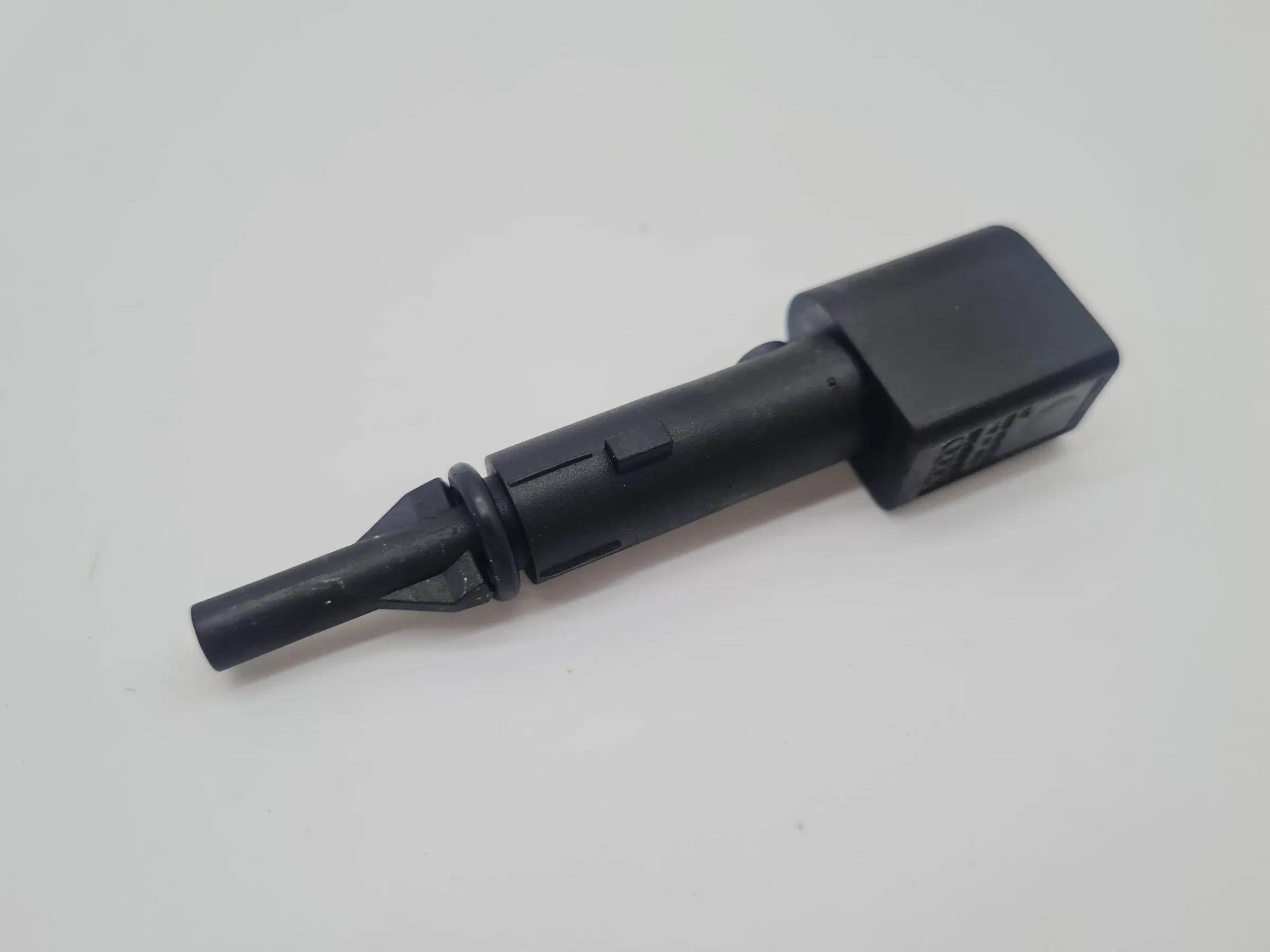 Original Audi A6 (4B2/4B4) Temperatursensor Temperaturfühler 4B0820535