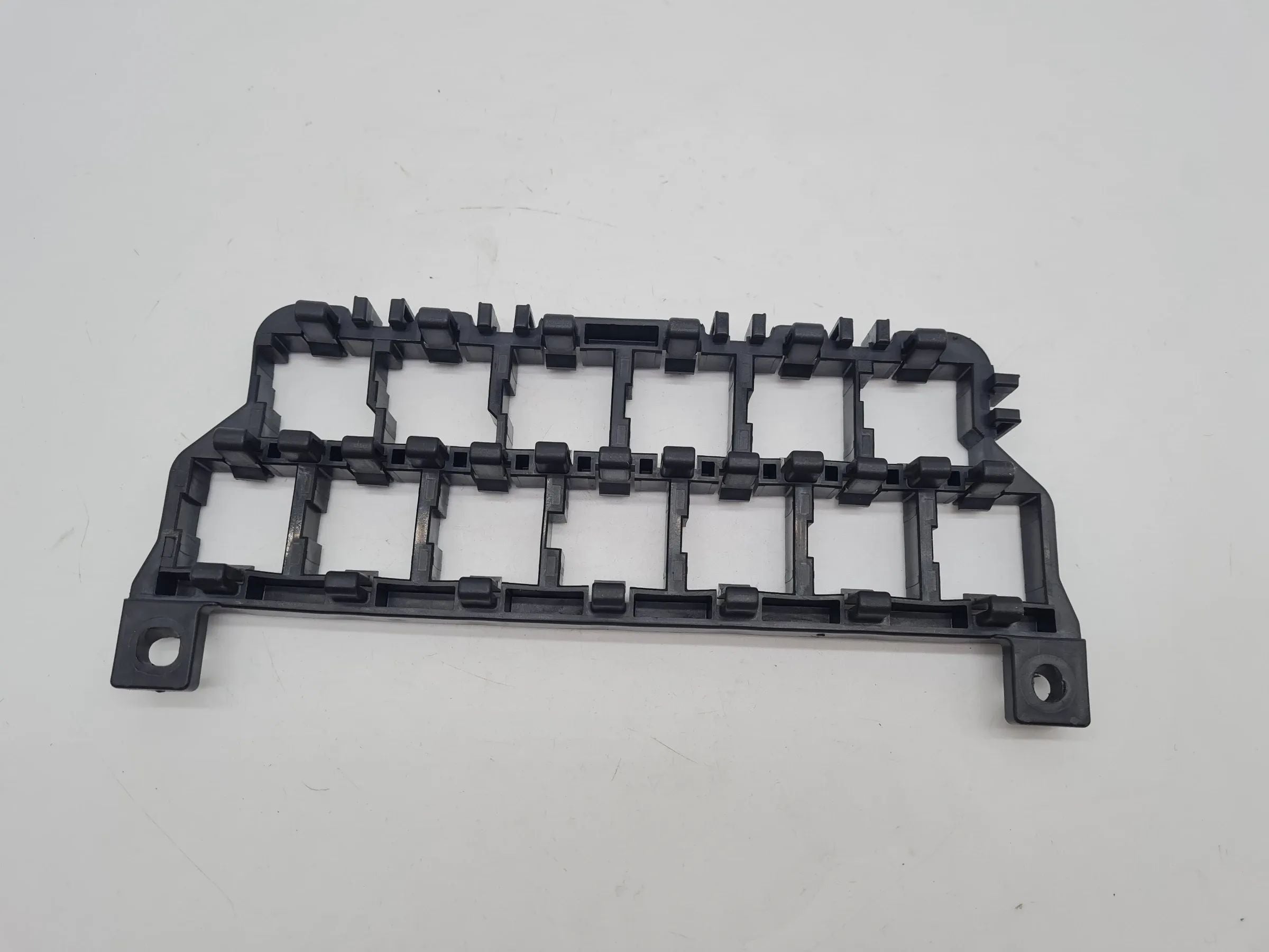 Original Audi A6 (4B2/4B4) Relais Stecker Leiste Träger 8D0937503E