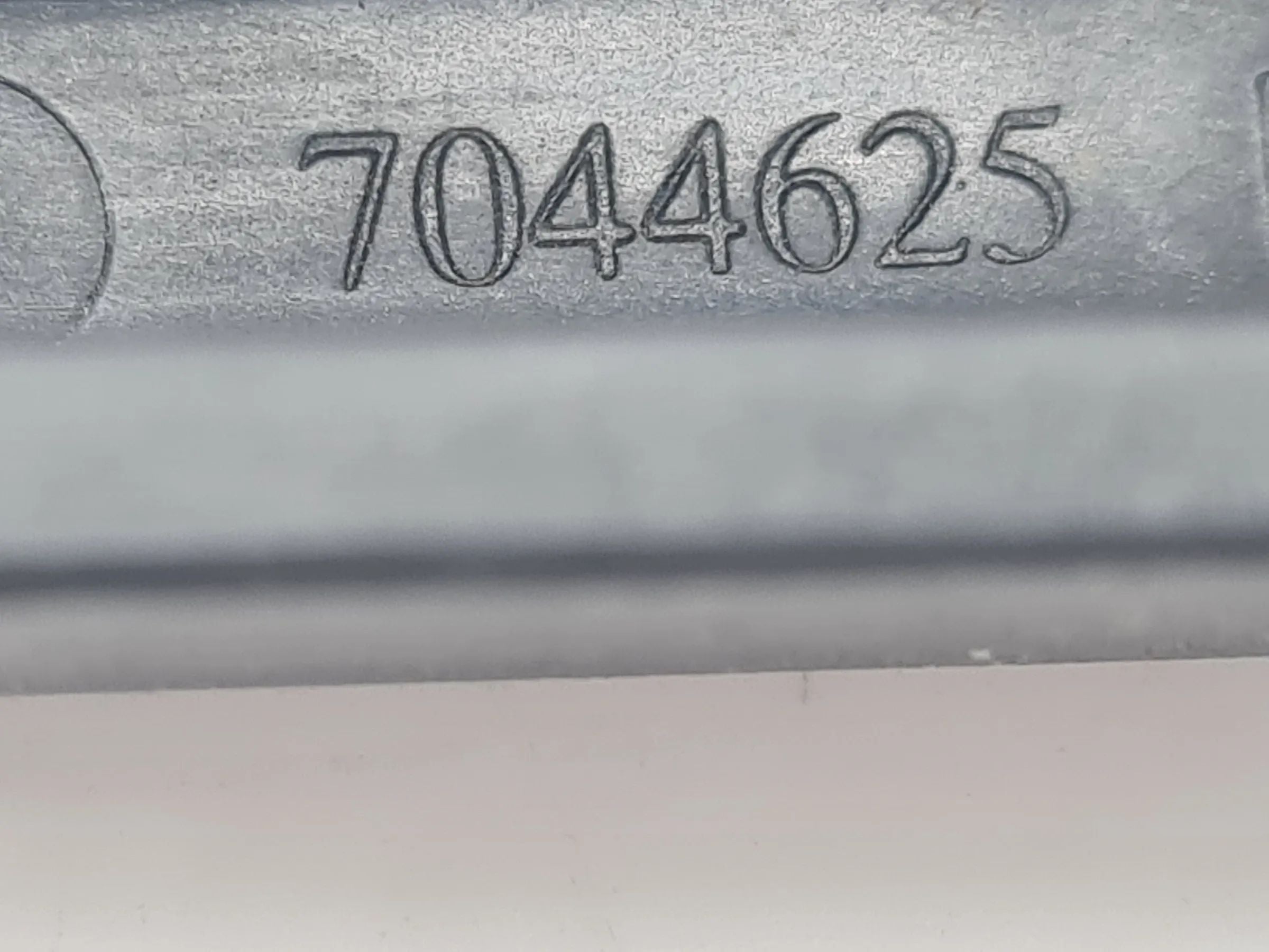 Original Mini One (R50/R53) Scheibenwischer Arm Wischer Hinten 7044625