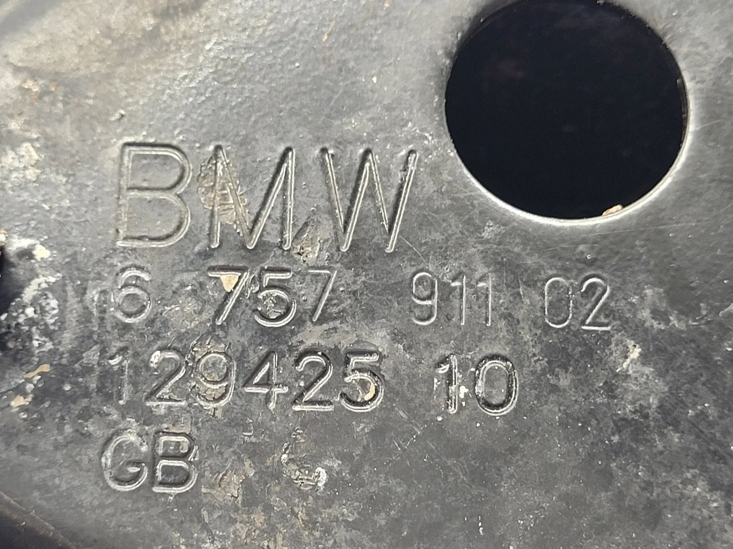 Original Mini One (R50/R53) Halter Träger Stossfänger Links 6757911