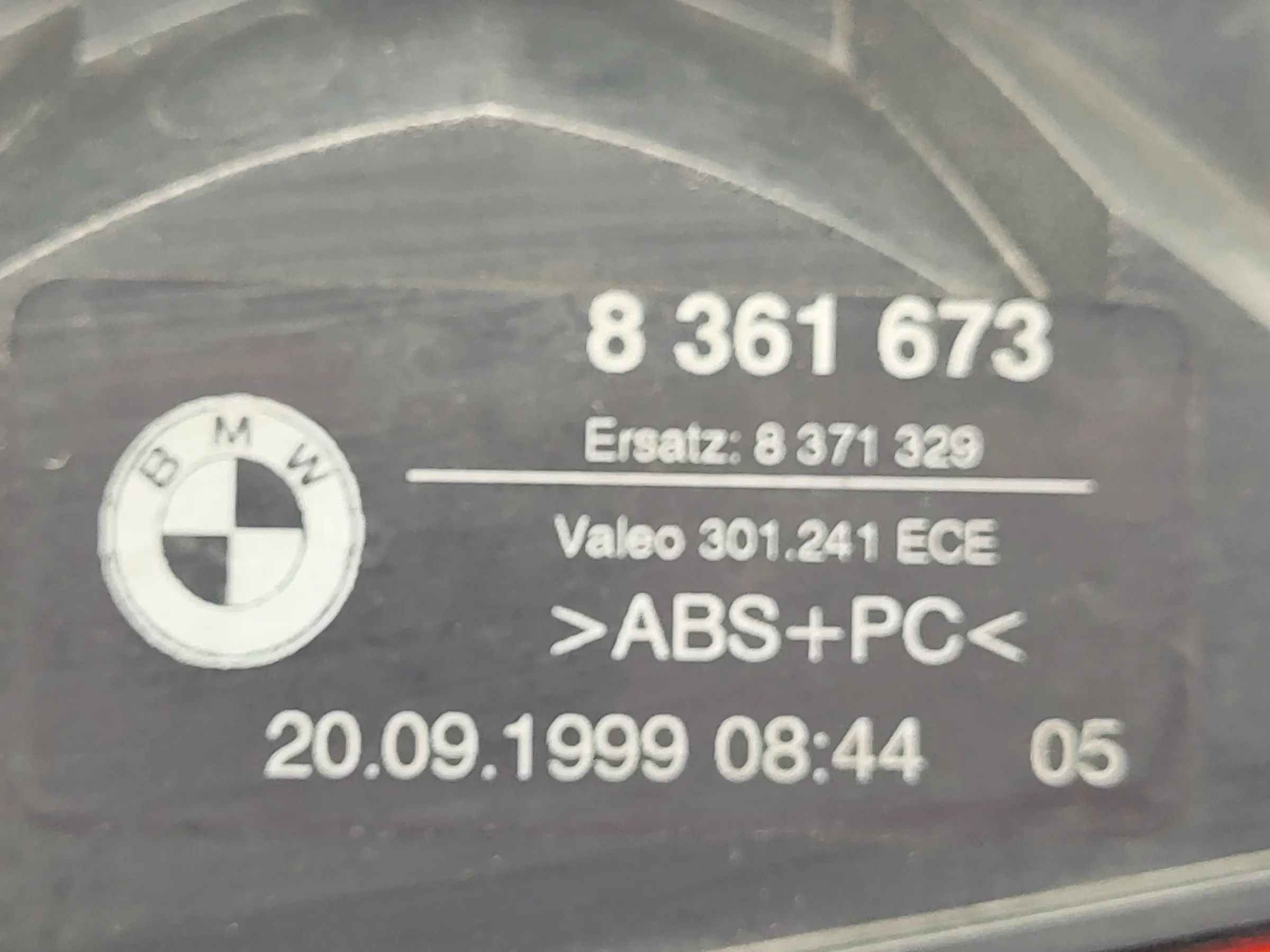 BMW 5er E39 Rücklicht/Rückleuchte Links 63.21-8371329 (Original)