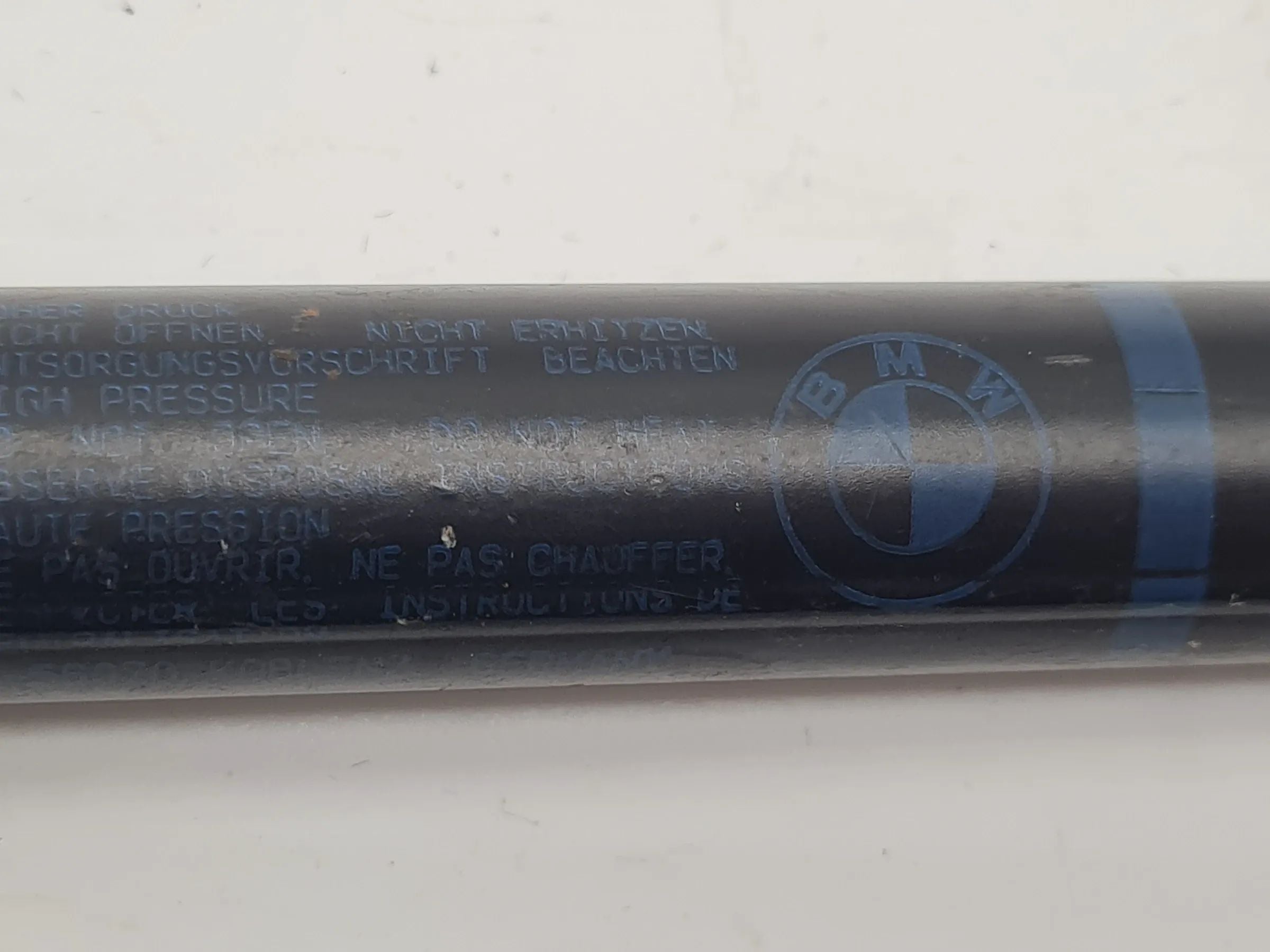 BMW 5er Touring E39 Gasfeder Motorhaube 51.23-8174866 Original