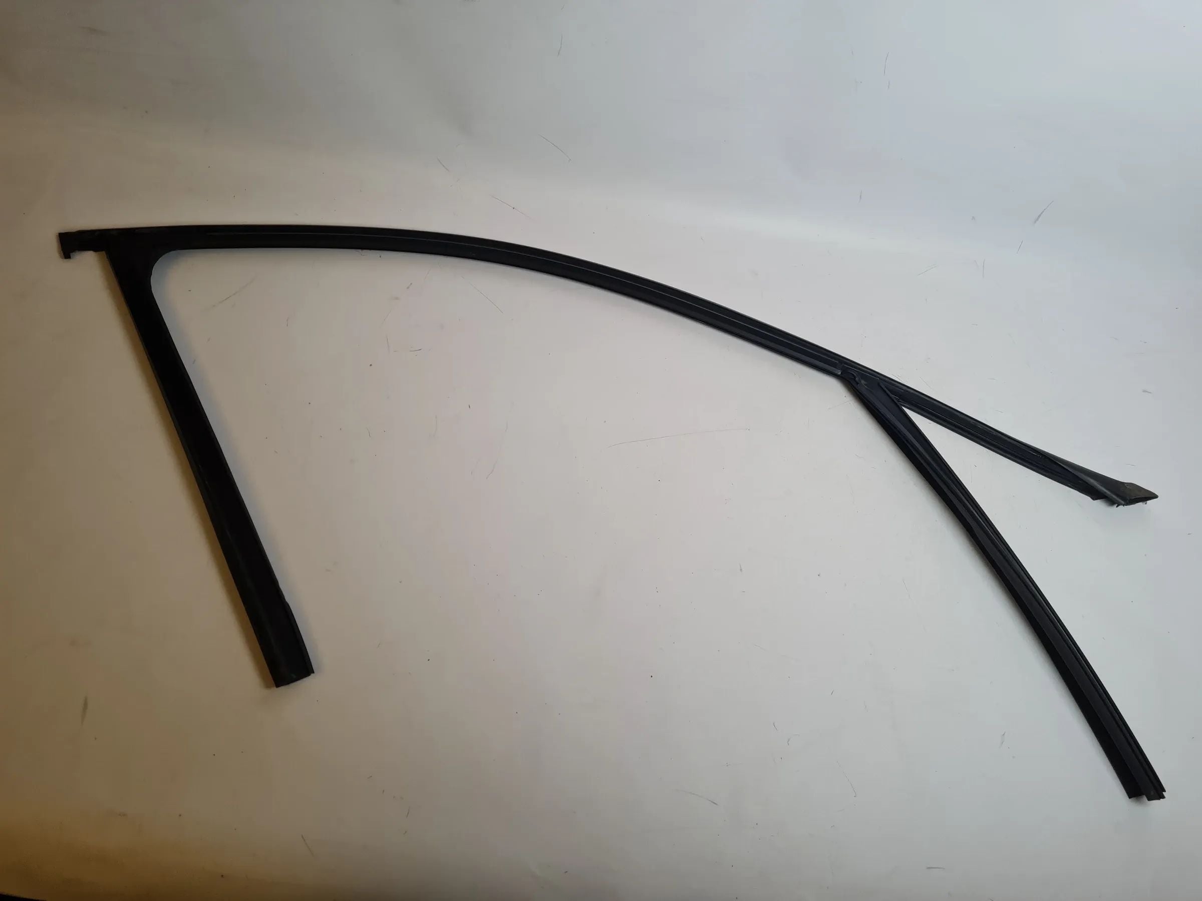 BMW 3er Touring E91 Fenster Dichtung Gummi Vorne Links 16850 Original
