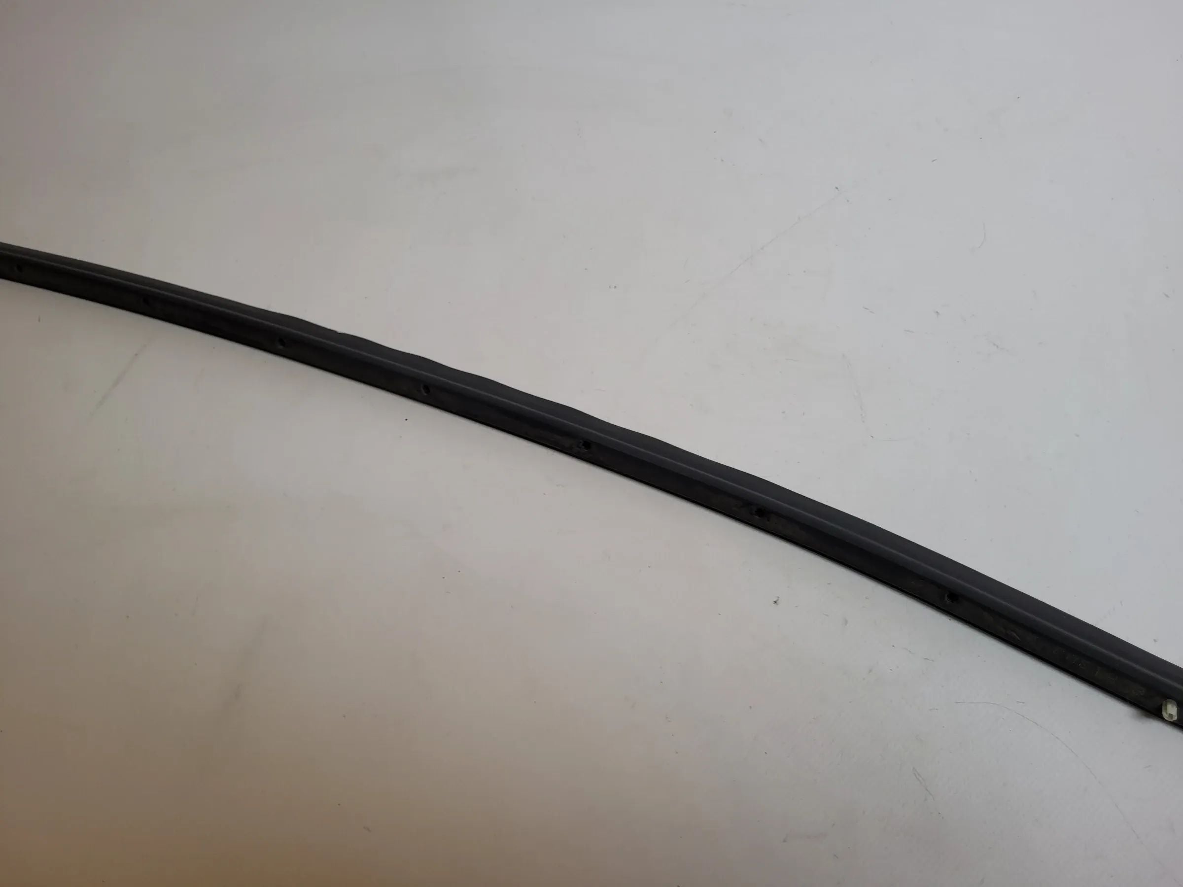 BMW 5er Touring E61 Dichtung Gummi Türgelenk Vorne Rechts 7033790 Original